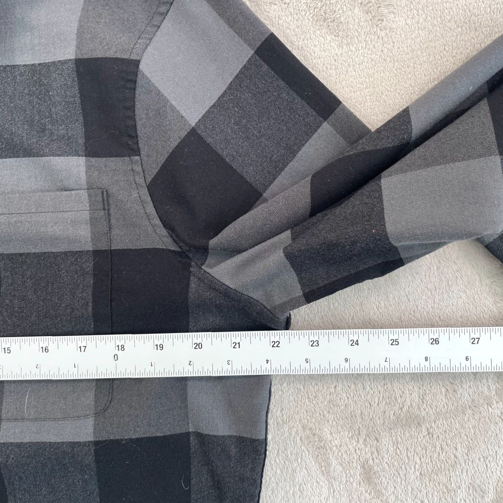 Lululemon Lululemon Masons Peak Flannel Shirt Men Large Black Grey Buffalo Plaid Size US L / EU 52-54 / 3 - 4 Thumbnail