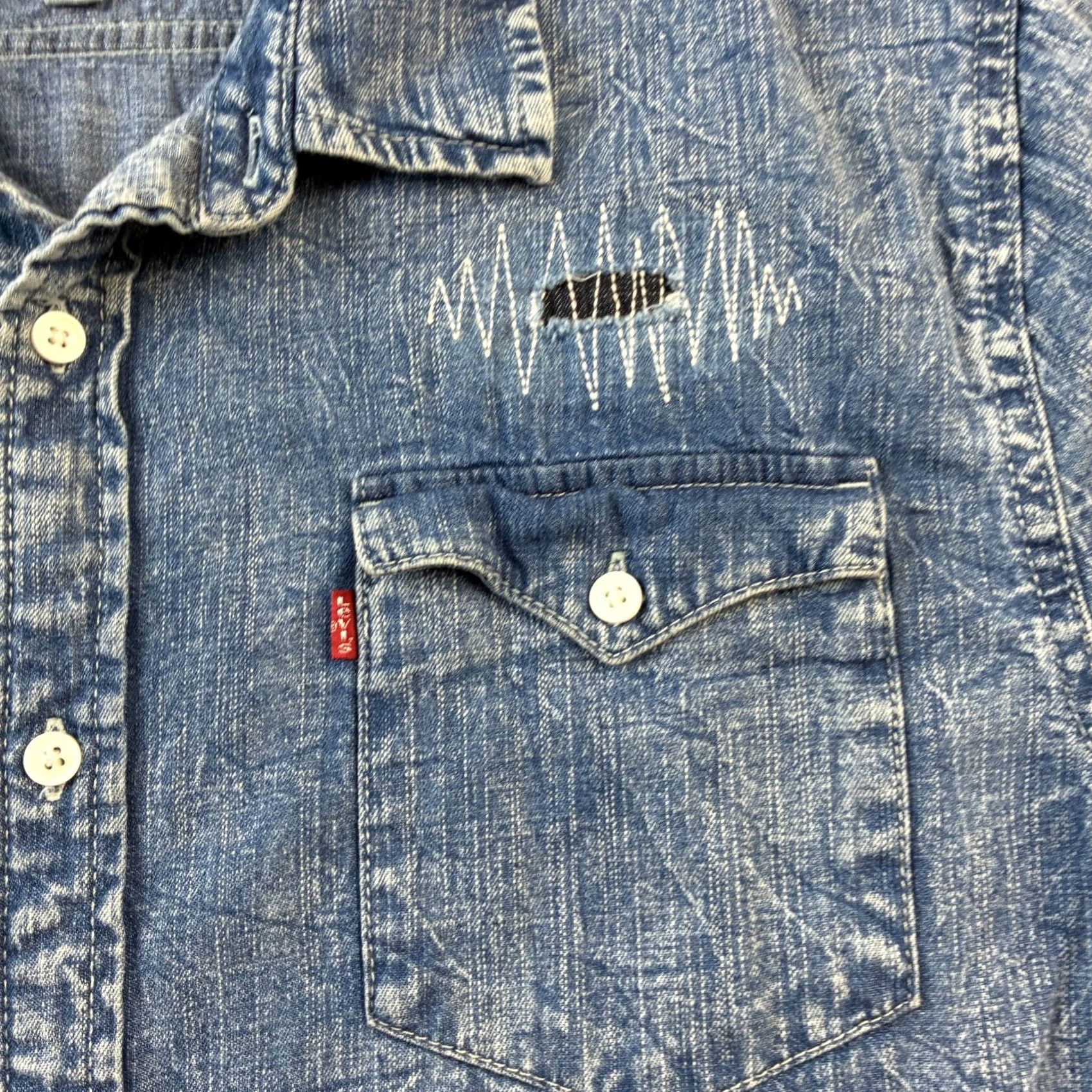 Levi's Levi's Shirt Mens Large Blue Denim Distressed Patchwork Jean Pocket Button Up Shirt Size US L / EU 52-54 / 3 - 4 Thumbnail