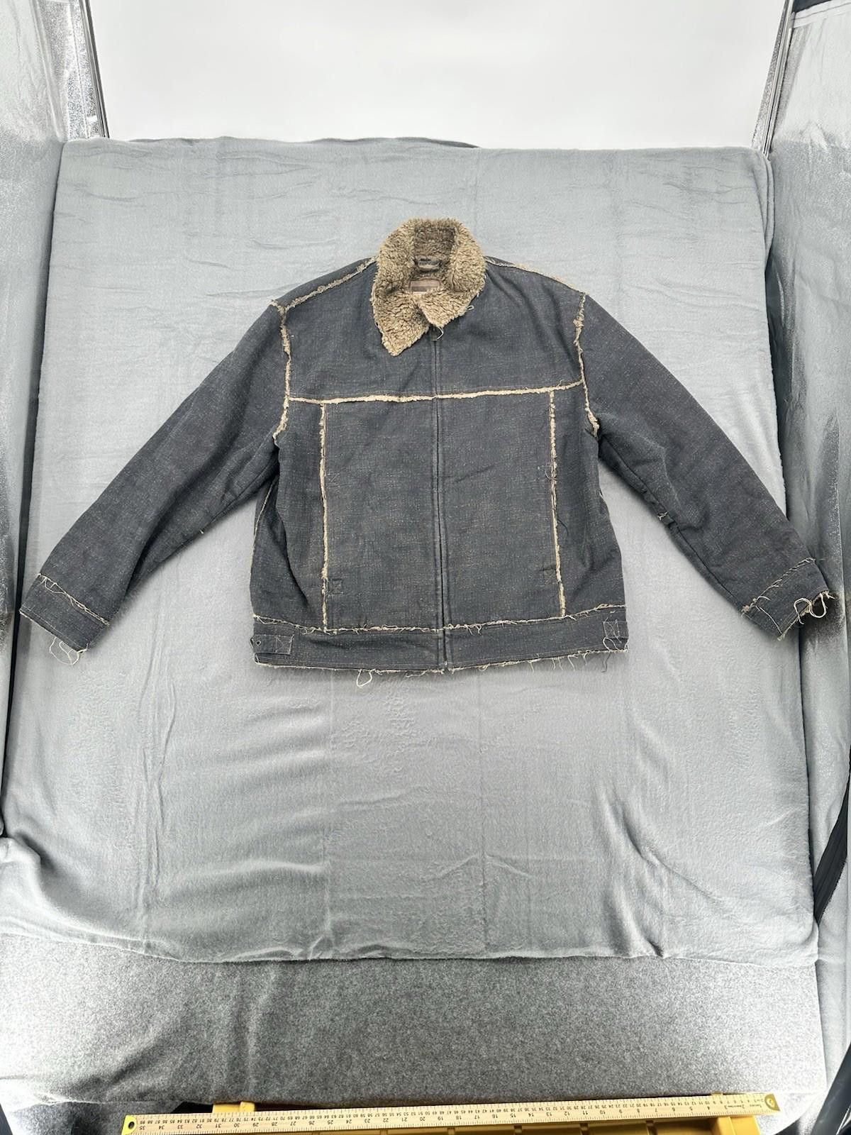 Guess Vintage 90s Guess Sherpa Jacket Gray Mens Size L Size US L / EU 52-54 / 3 - 1 Thumbnail