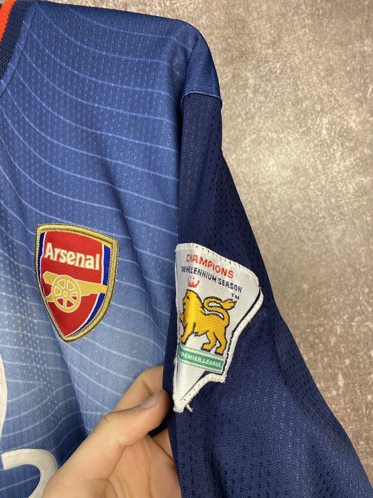 Nike Vintage Arsenal O2 rare soccer jersey 2002 Size US XL / EU 56 / 4 - 8 Thumbnail