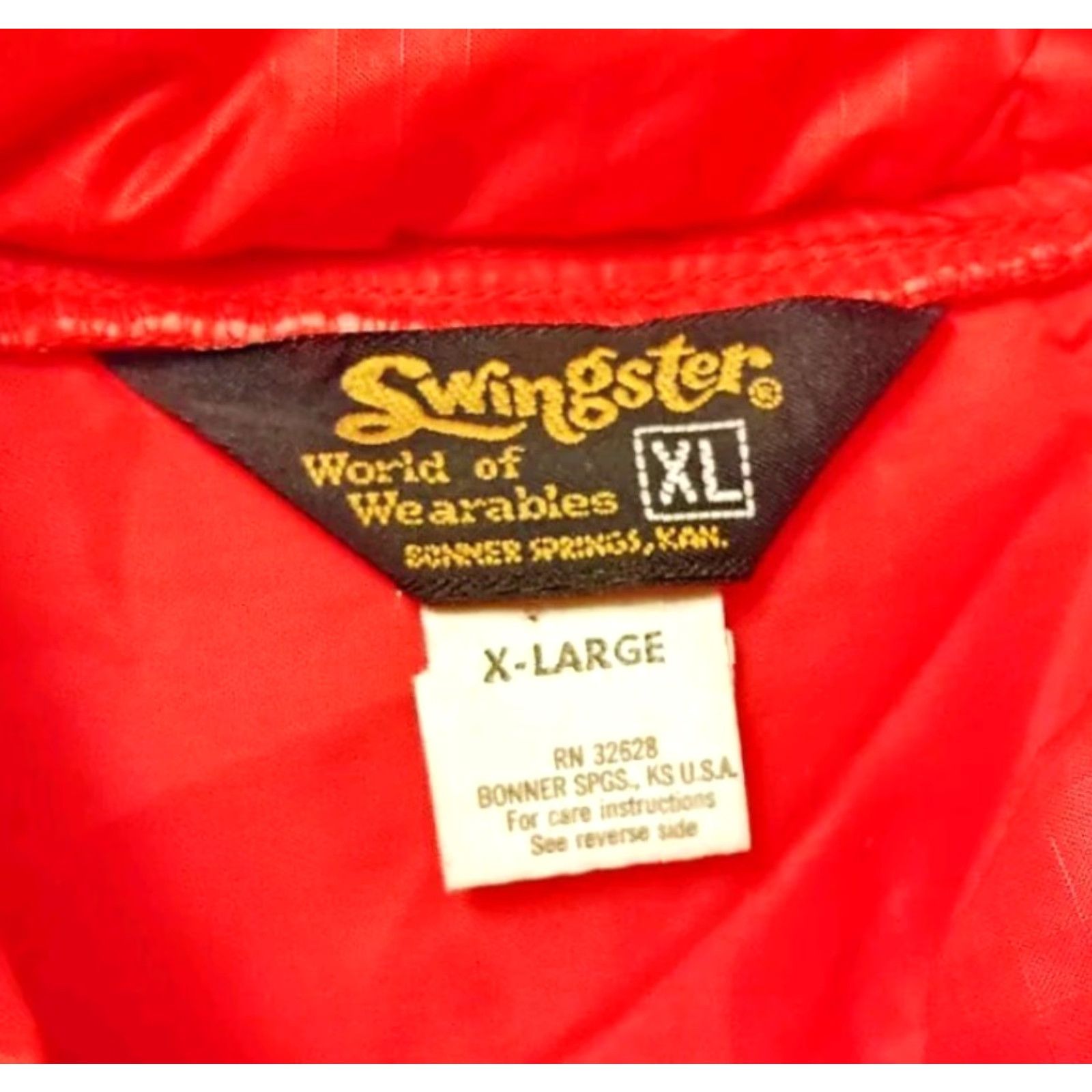 Vintage VINTAGE Swingster MoorMan's Red Puffer Vest XL USA Made Outdoor Mens Size US XL / EU 56 / 4 - 3 Thumbnail