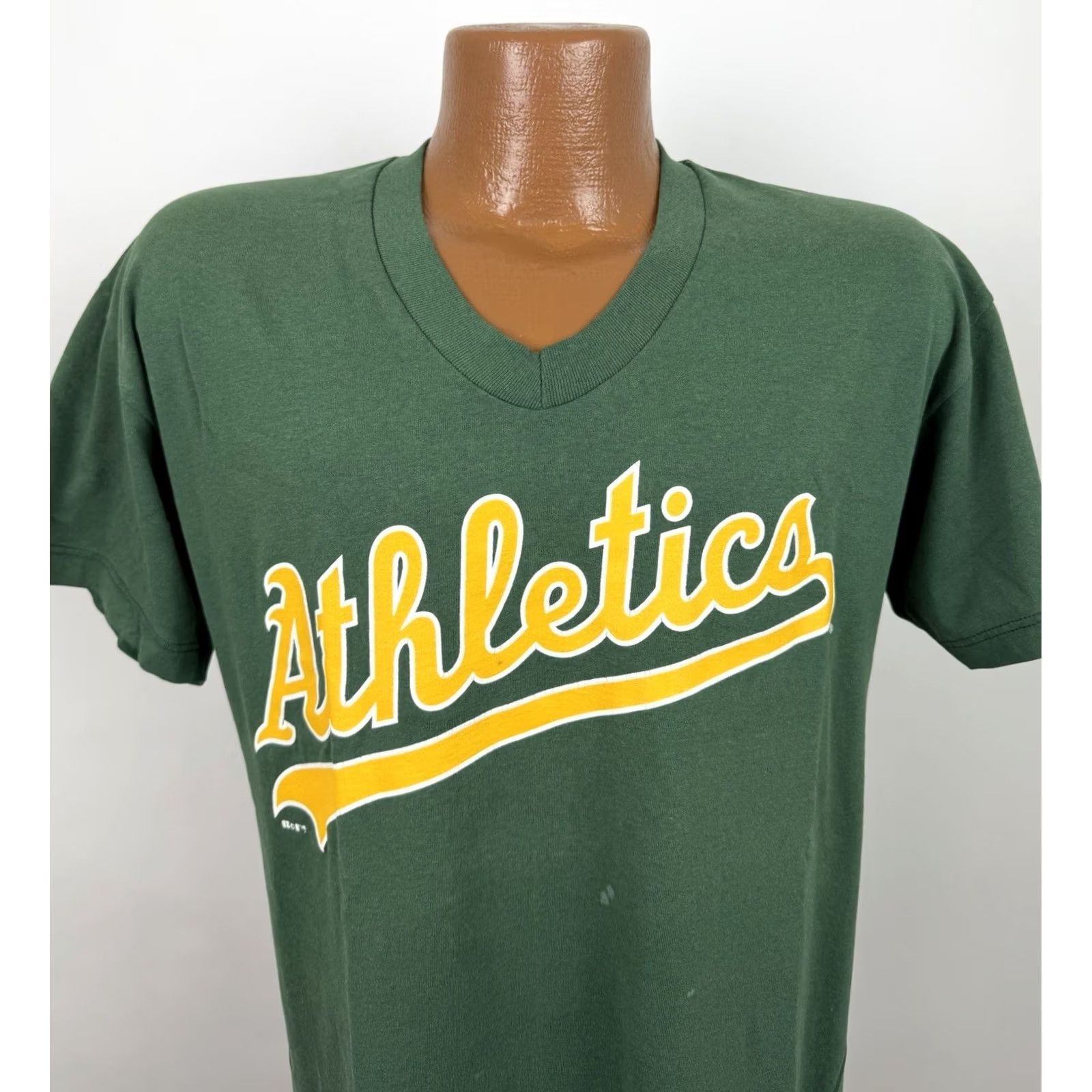Russell Athletic VINTAGE Russell Athletic Baseball T-Shirt Mens M Green 90s Graphic Print V-Neck Short Sleeve Shirt Mens Size US M / EU 48-50 / 2 - 3 Thumbnail