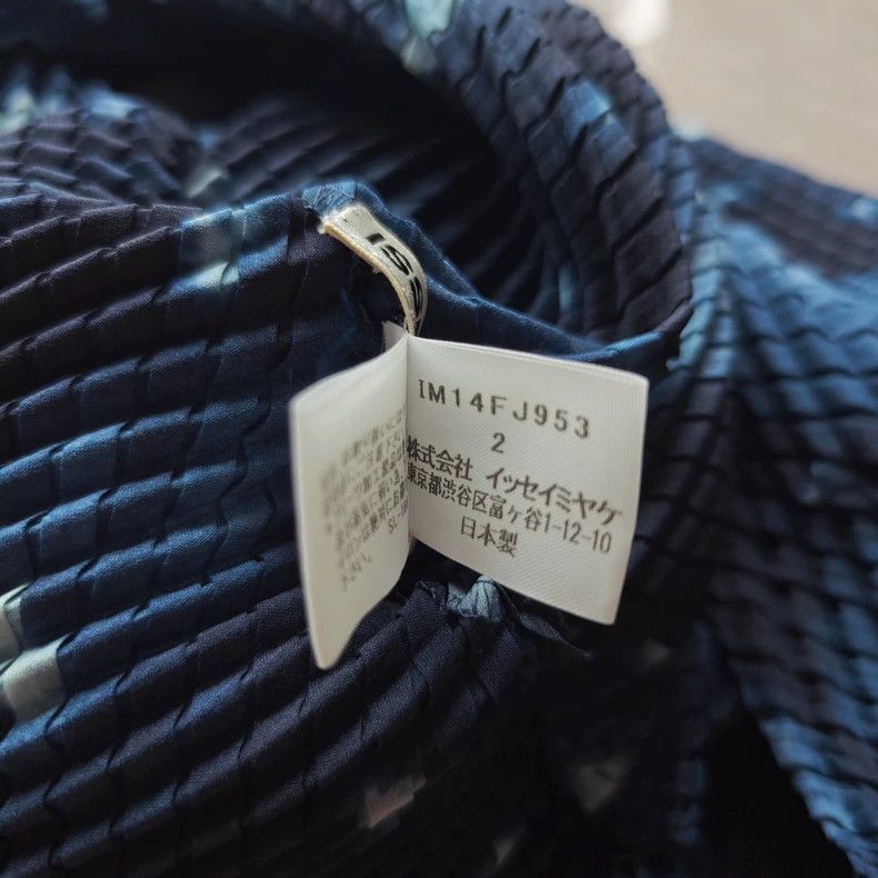 Issey Miyake Issey Miyake size:2 Blue starry sky universe pleated top Size XS / US 0-2 / IT 36-38 - 3 Thumbnail
