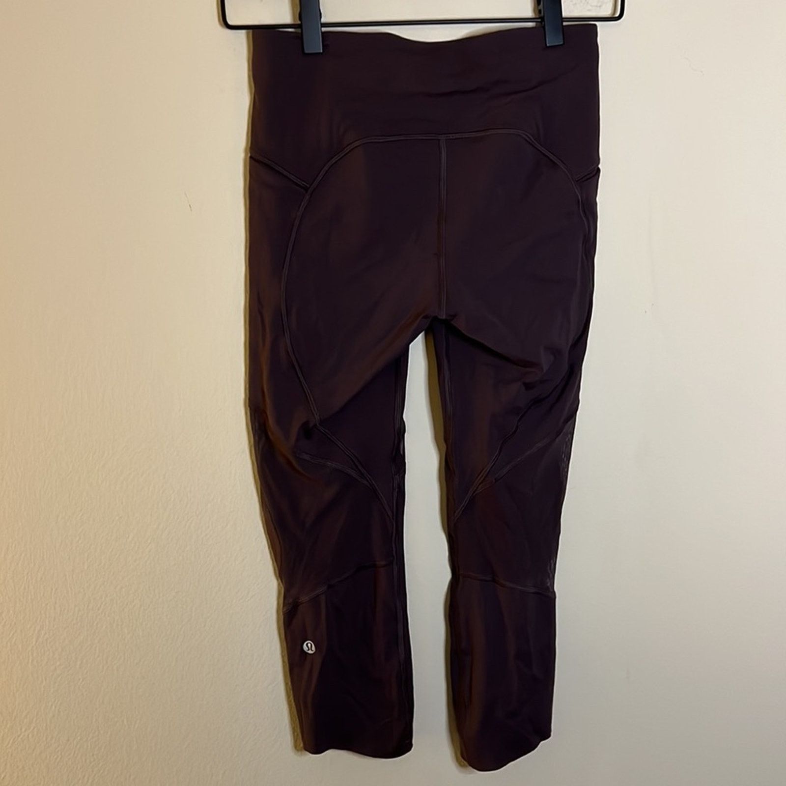 Lululemon lululemon On Pace Crop 21” Leggings in Vintage Grape Size 4 Size 27" / US 4 / IT 40 - 7 Thumbnail