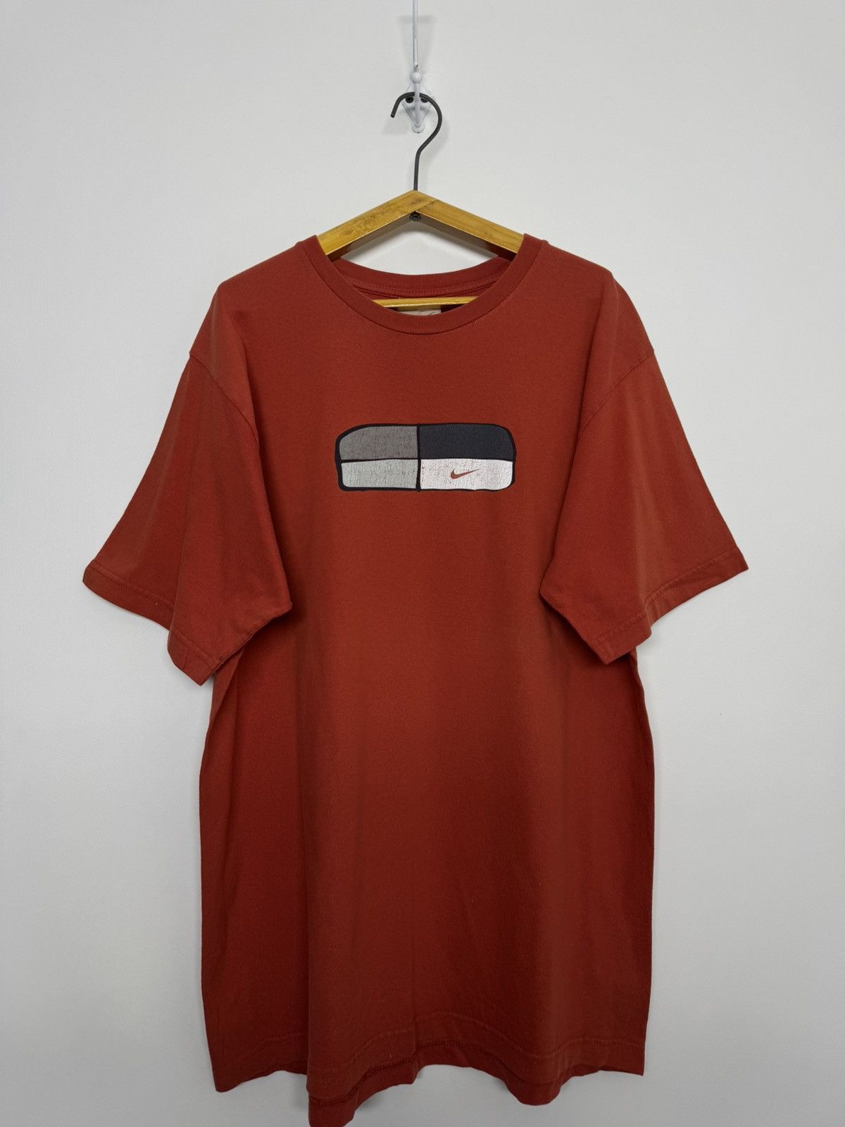 Nike Vintage Y2k Nike Center Big Swoosh Logo T-Shirt 90’s Size US L / EU 52-54 / 3 - 3 Thumbnail
