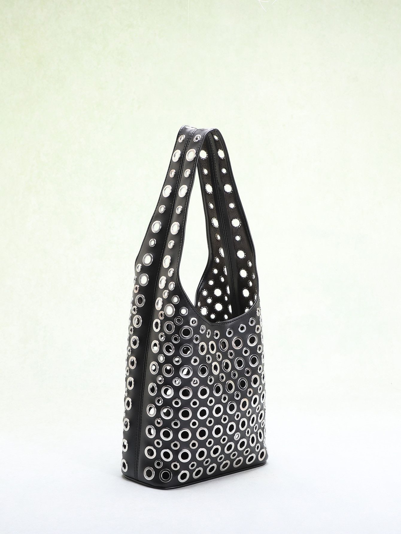 Japanese Brand Punk hollow rivet bucket bag Size ONE SIZE - 2 Thumbnail