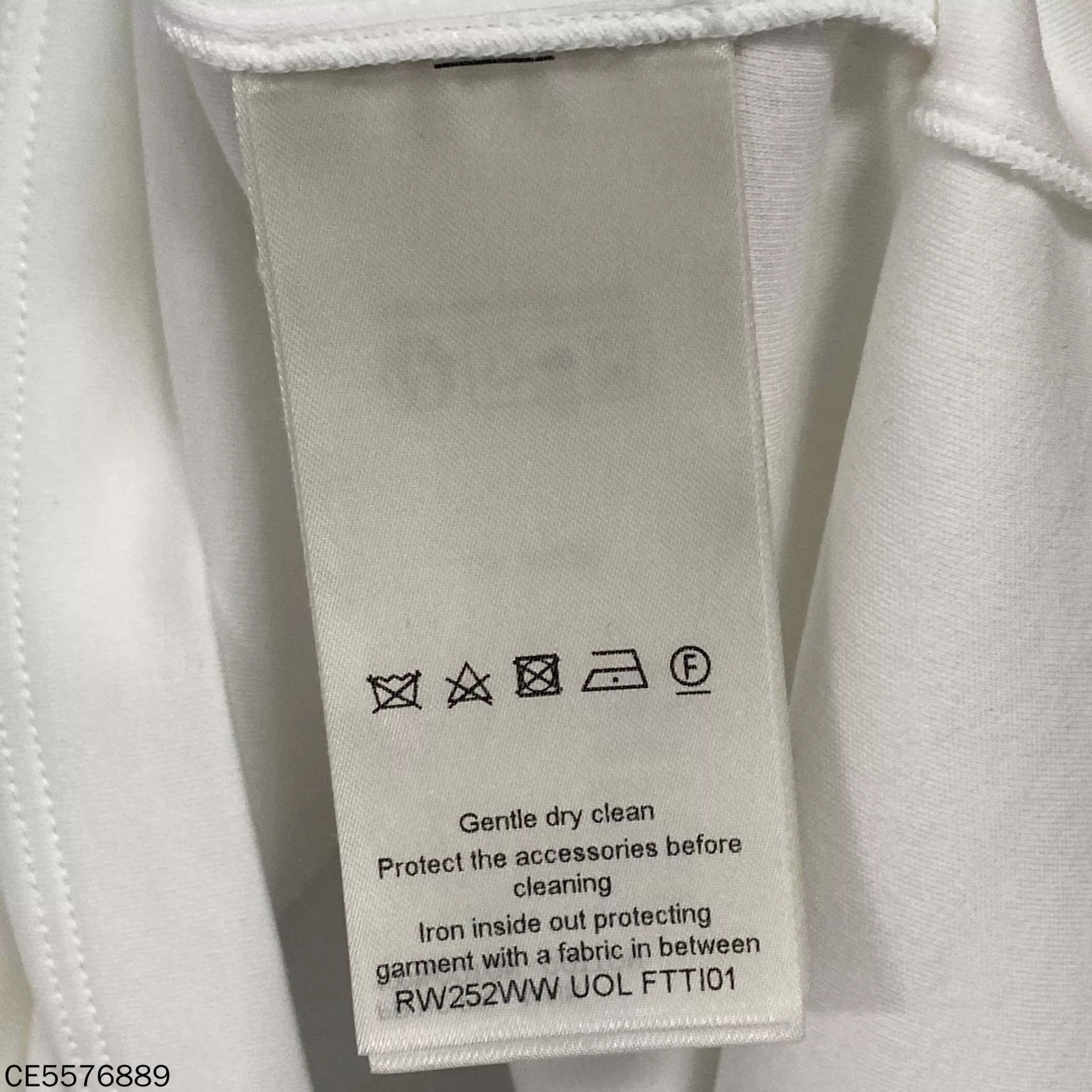 Louis Vuitton LV FW25 Ring Logo Chain Short Sleeve Tee Size S Size S / US 4 / IT 40 - 5 Thumbnail
