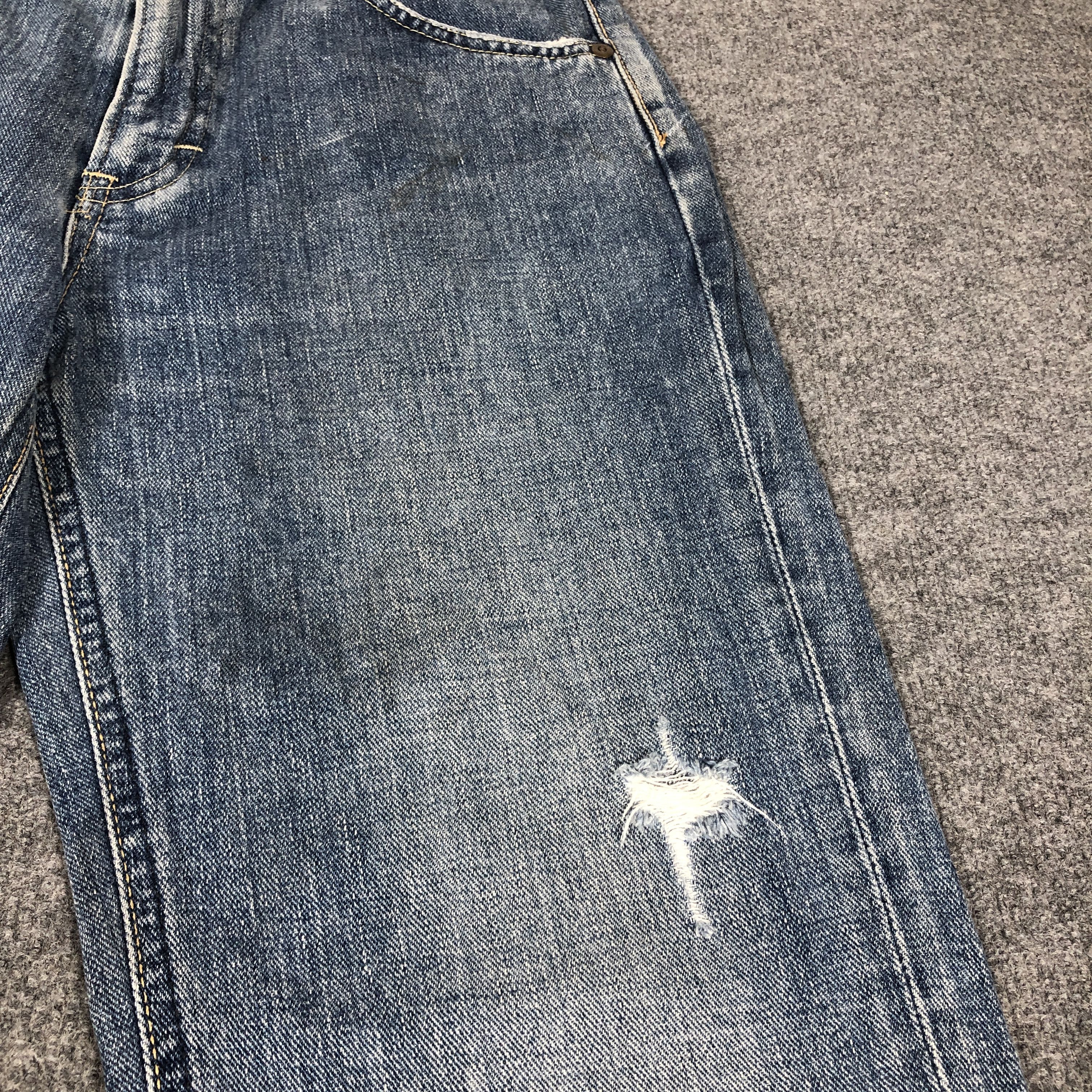 Lee × Vintage Womens Vintage Lee Jeans Distress Light Blue Wash L1215W Size 30" / US 8 / IT 44 - 4 Thumbnail