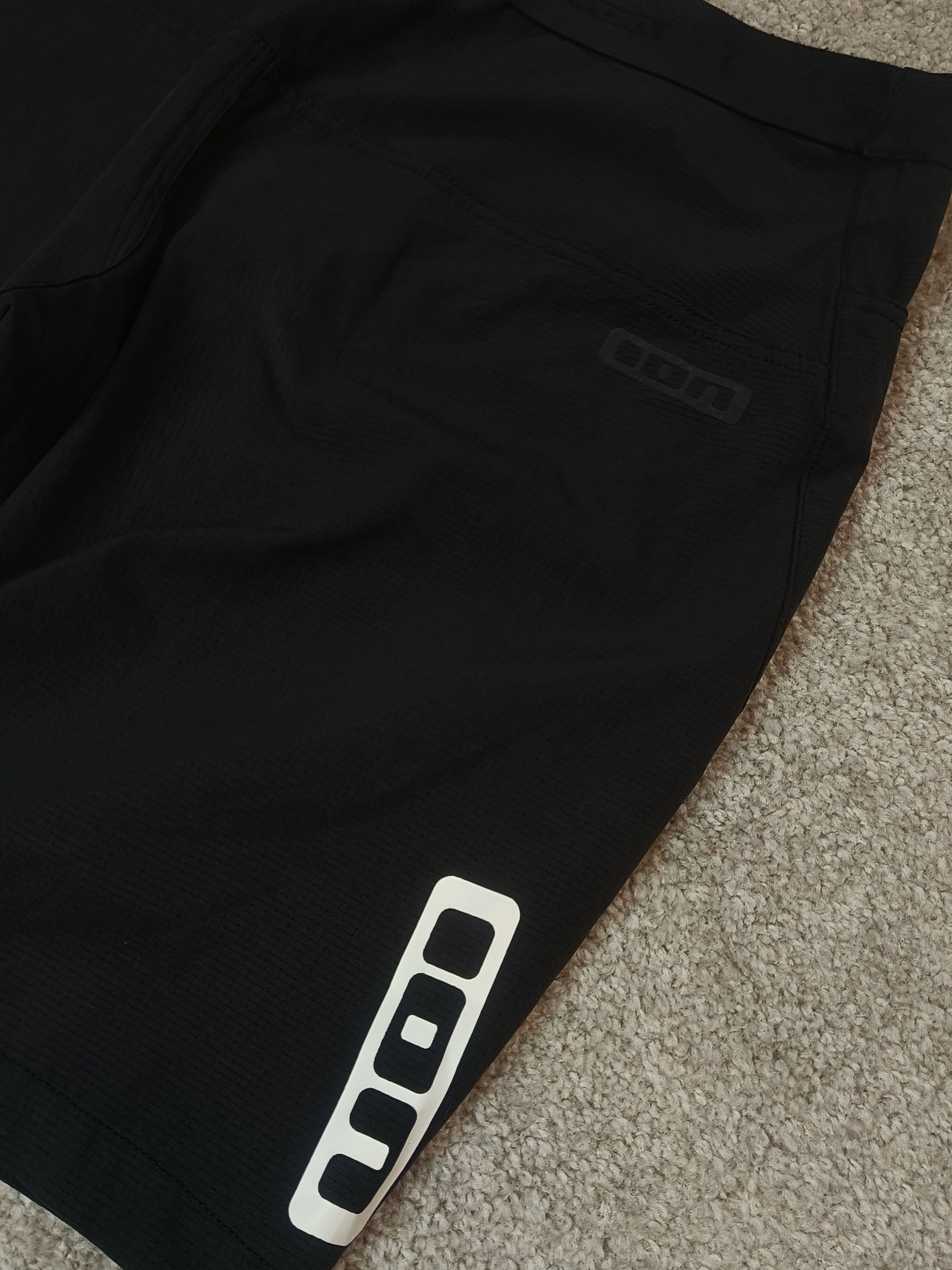 Other ION Surfing Elements Neo Black Wetsuit Shorts Size US 31 - 6 Thumbnail