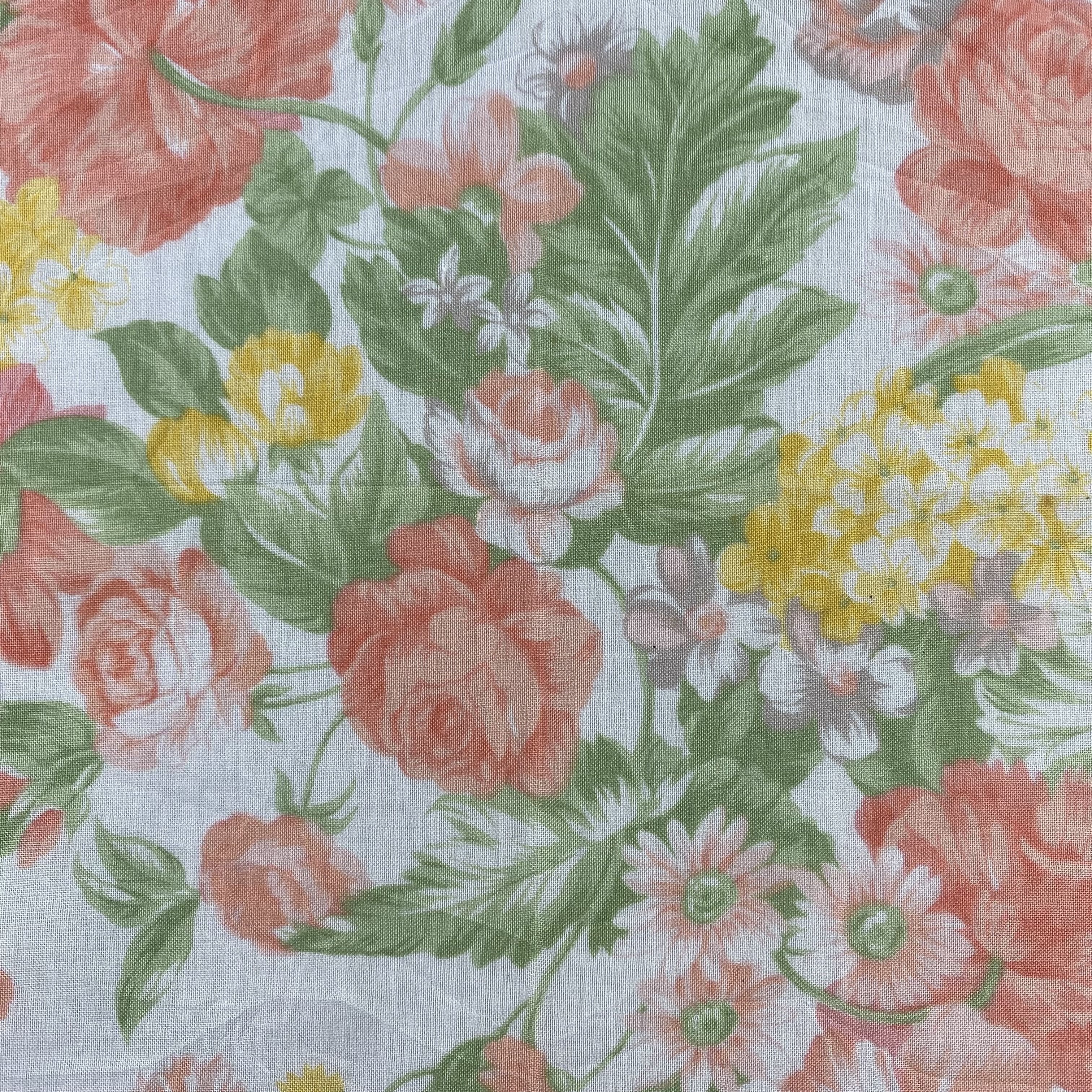 Vintage Valentino Garavani Bandana/ Handkerchief / Neckerchief Size ONE SIZE - 4 Thumbnail