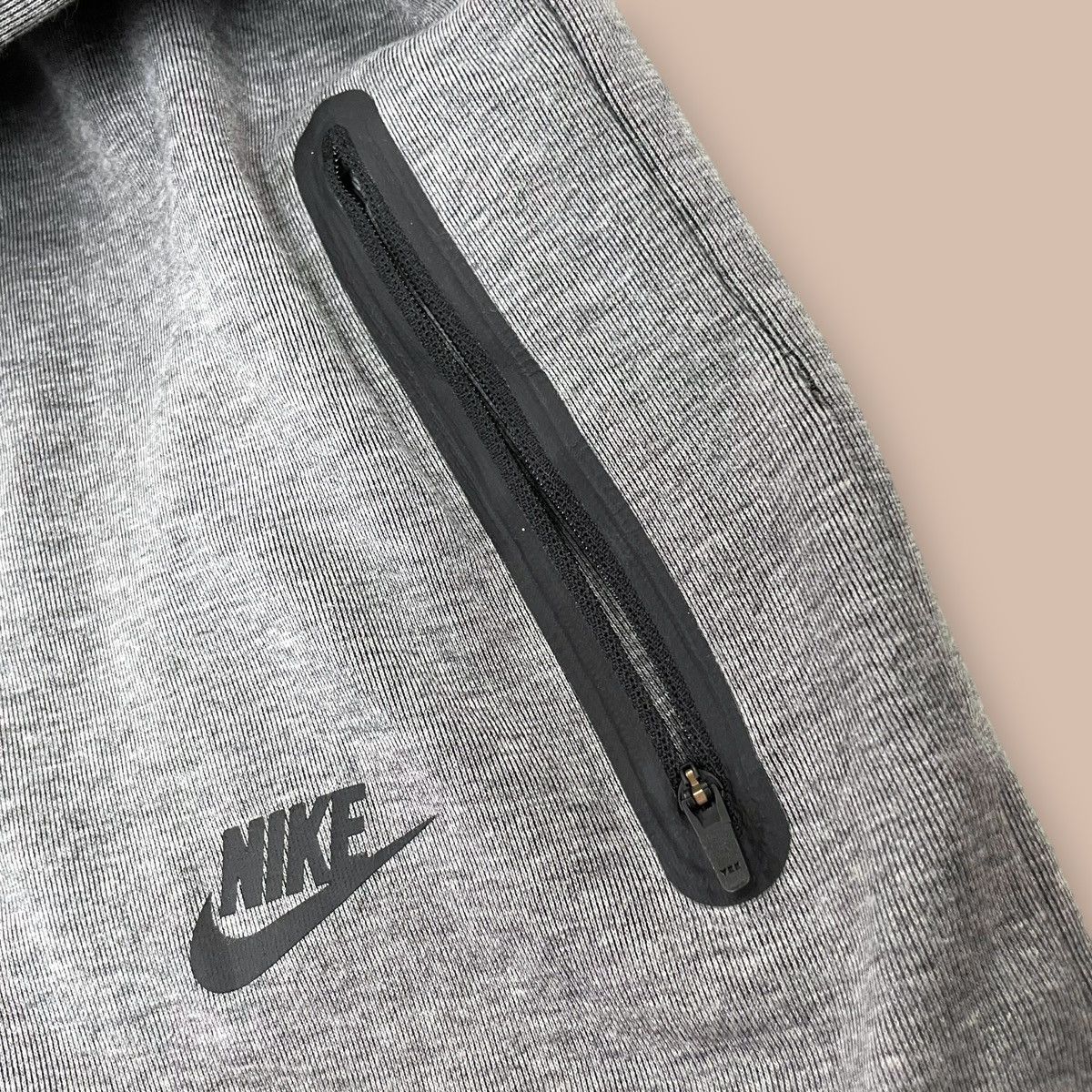 Nike Nike Tech Fleece Women's Full Zip Cape Hoodie Carbon Heather Size L / US 10 / IT 46 - 11 Thumbnail