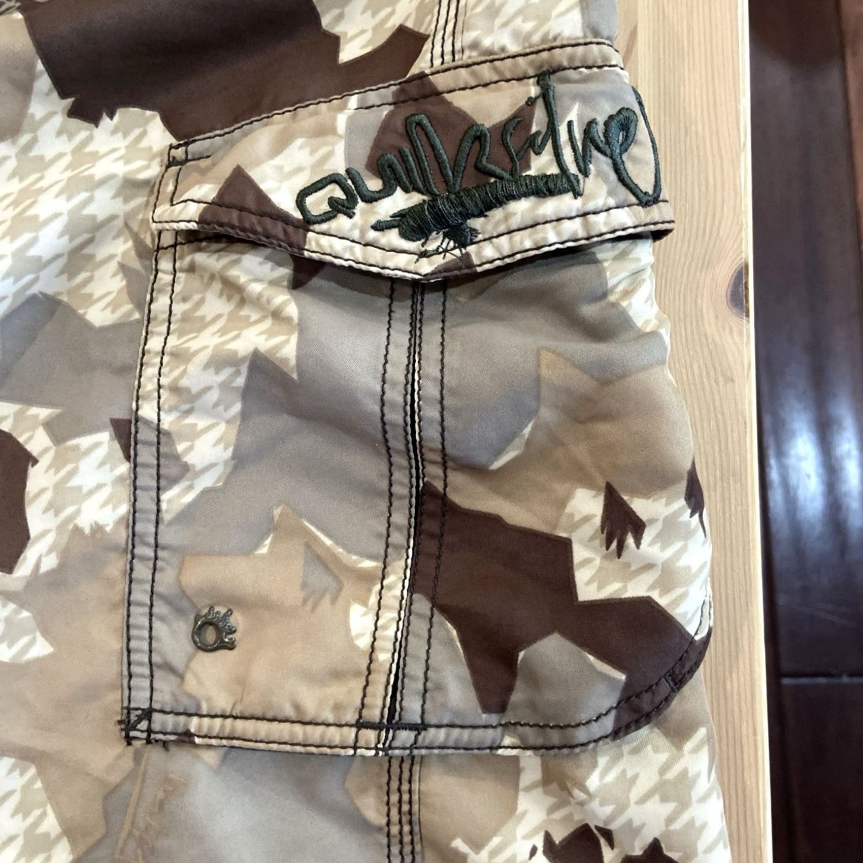 Quiksilver VINTAGE Quiksilver Board Shorts Mens 38 Brown Geometric Houndstooth Surf Swim Trunks Baggy Style Pockets Drawstring 90s Y2K Beach Retro Size US 38 / EU 54 - 2 Thumbnail