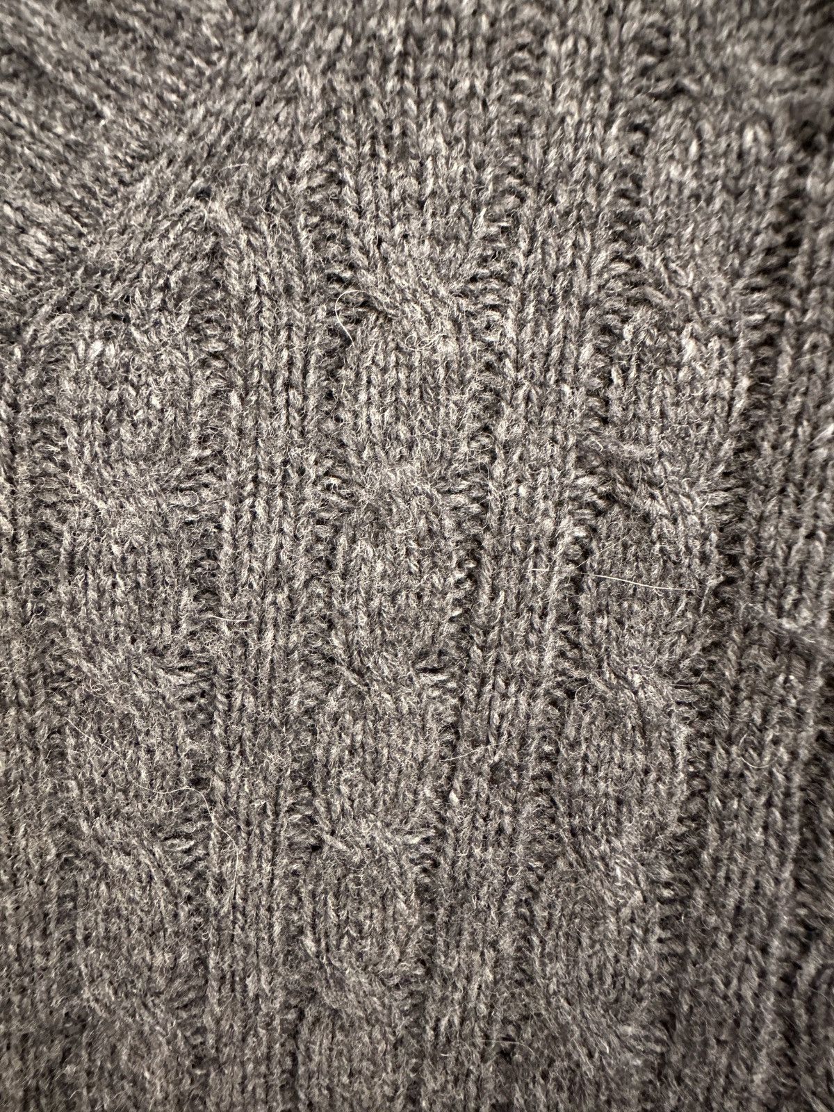 Abercrombie & Fitch Women’s Abercrombie & Fitch Gray, V-neck Sweater, size S Size S / US 4 / IT 40 - 4 Thumbnail