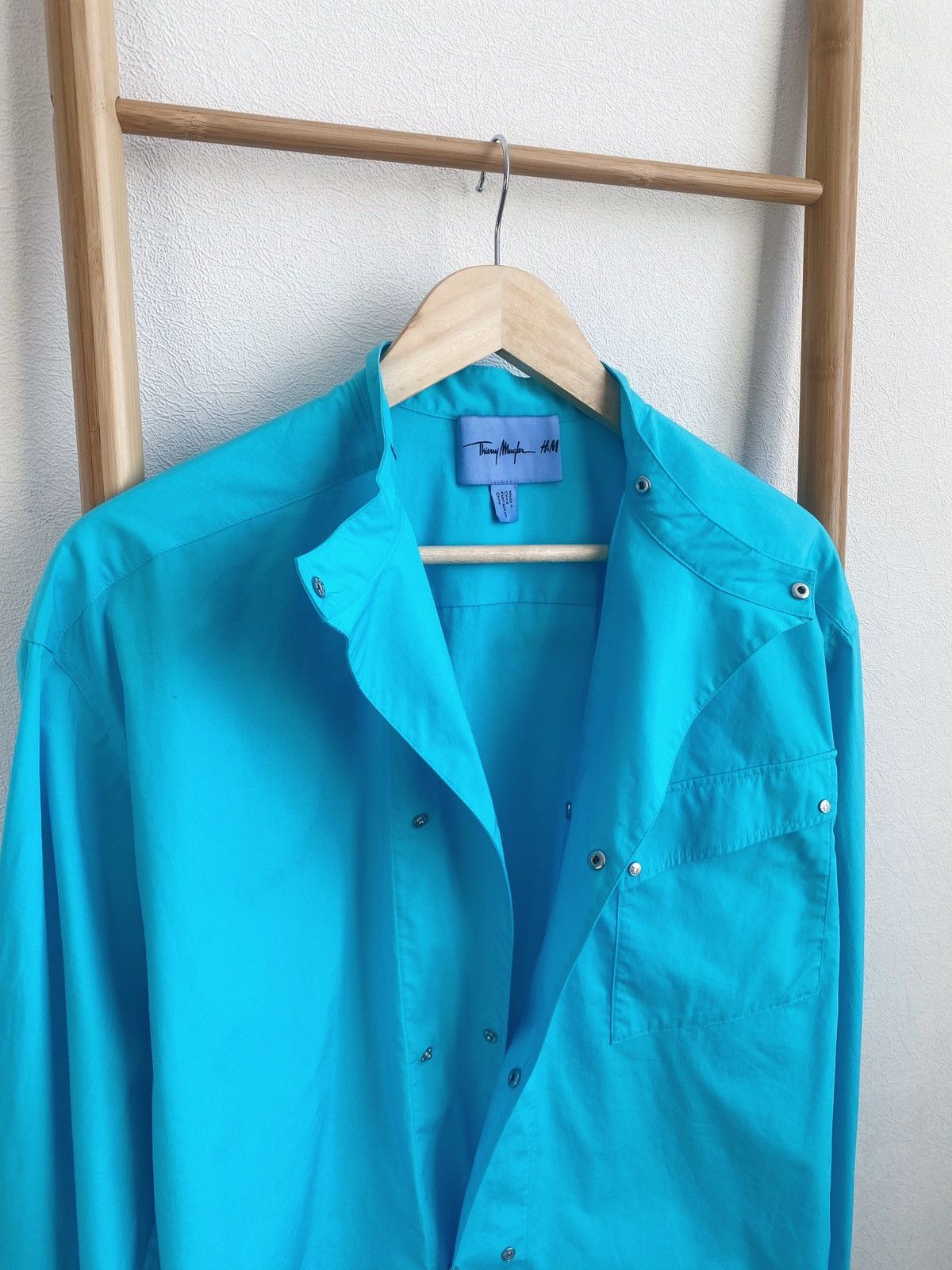 H&M × Mugler × Thierry Mugler Mugler x H&M Double-breasted Poplin Shirt Size М Size US M / EU 48-50 / 2 - 21 Thumbnail