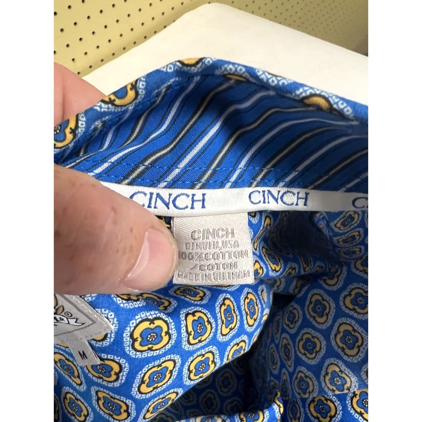 Vintage Cinch Shirt Mens M Blue Medallion Print Button-Down Long Sleeve Western Casual Workwear Geometric Embroidered Pocket Casual Wear Mens M Size US M / EU 48-50 / 2 - 4 Thumbnail
