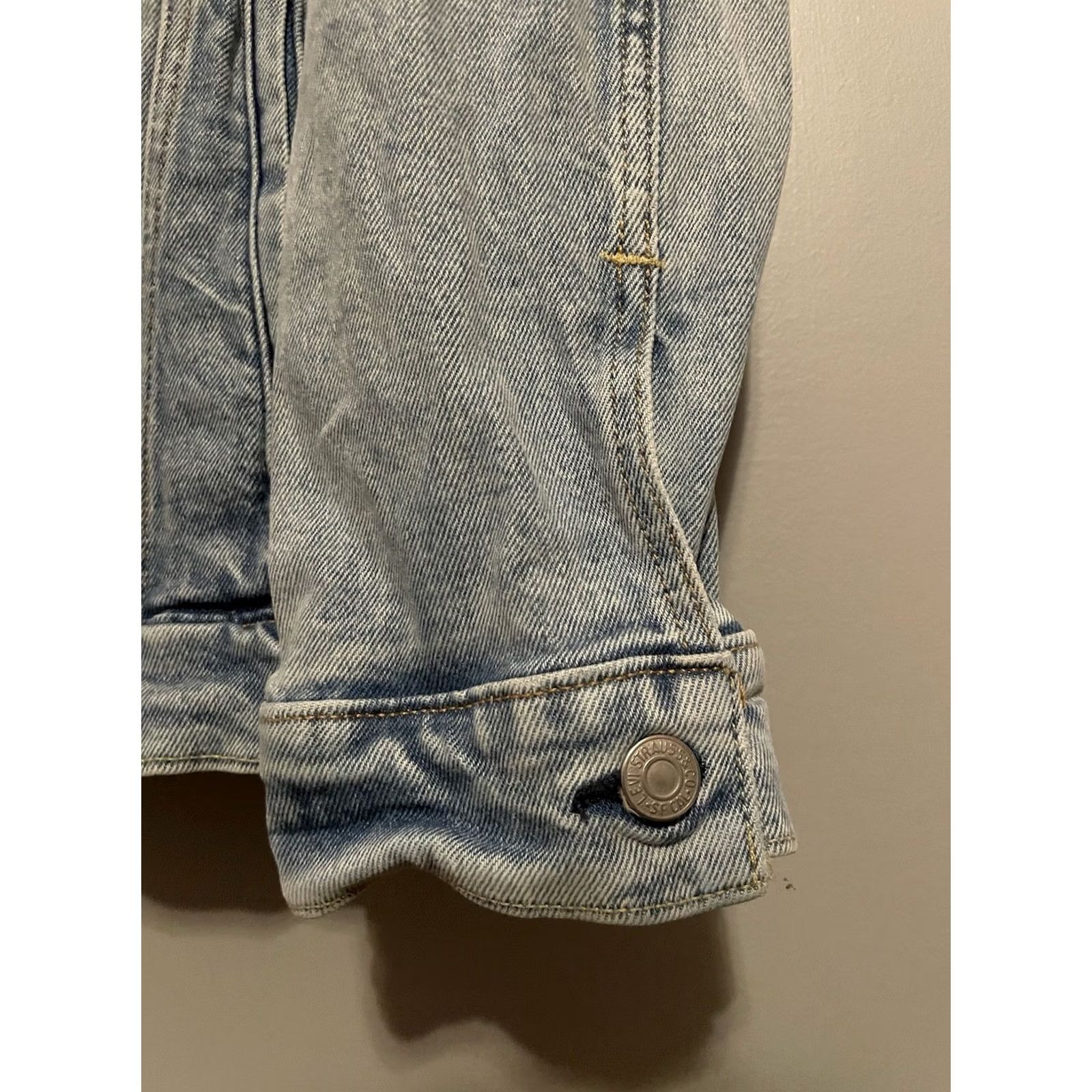 Levi's Item Specifications: Material: Cotton Size 40" / US 18 - 7 Thumbnail