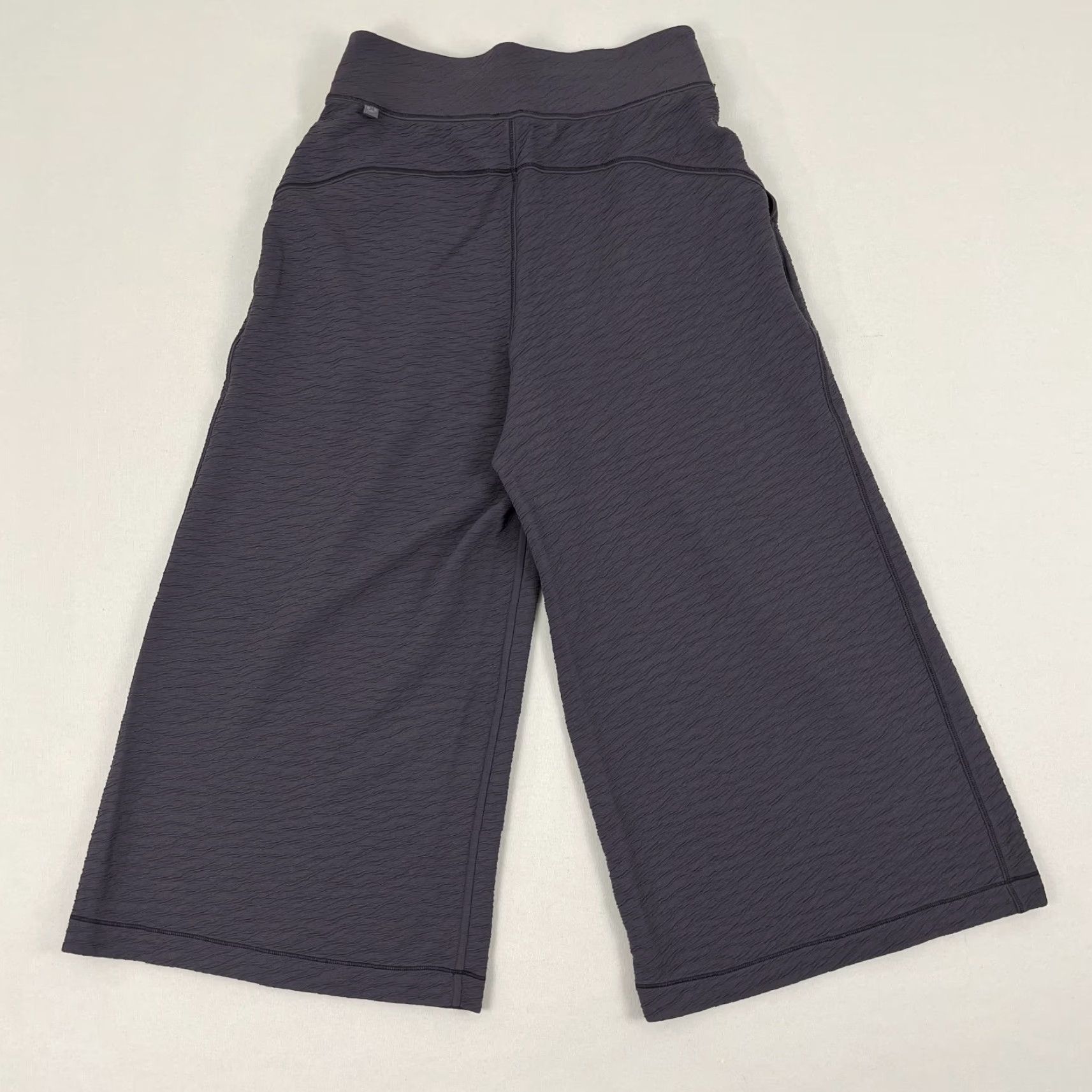 Lululemon Lululemon Can You Feel The Pleat Pants Women Size 6 Cropped Wide-Leg 19" Purple Nylon Blend Pockets Athleisure Yoga Womens Size 28" / US 6 / IT 42 - 3 Thumbnail