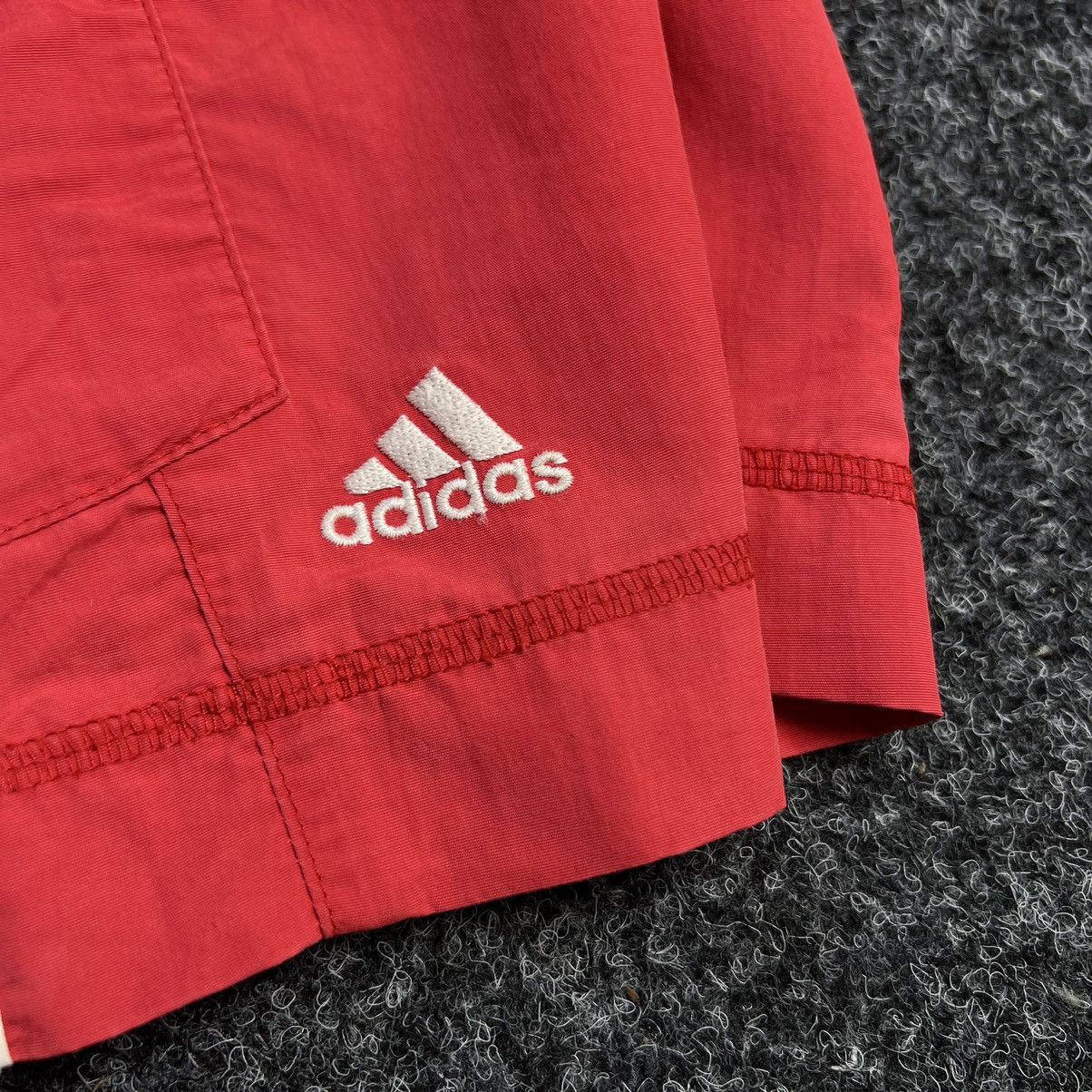Adidas × Vintage Liverpool 2011 shorts adidas vintage football Size US 30 / EU 46 - 6 Thumbnail