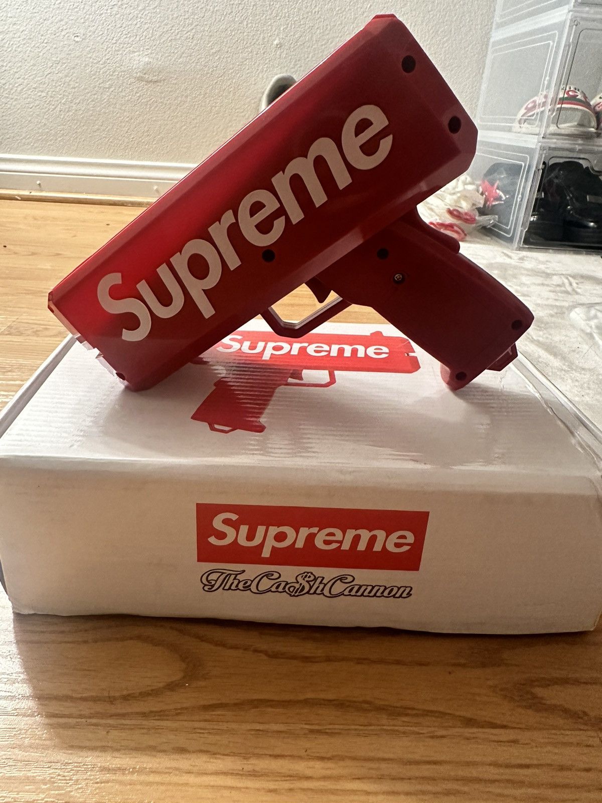 Supreme money gun