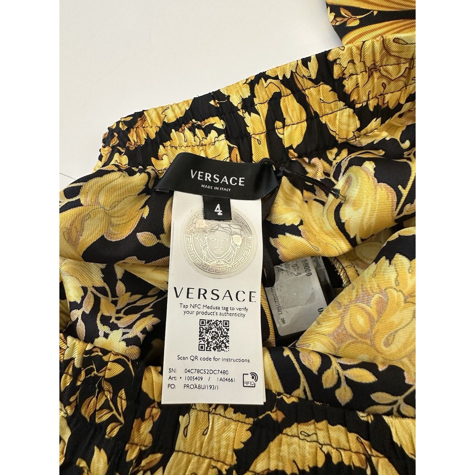 Versace Versace Baroque Silk Pajama Pants Black/Gold 4 US 1005409 Size 27" / US 4 / IT 40 - 12 Thumbnail