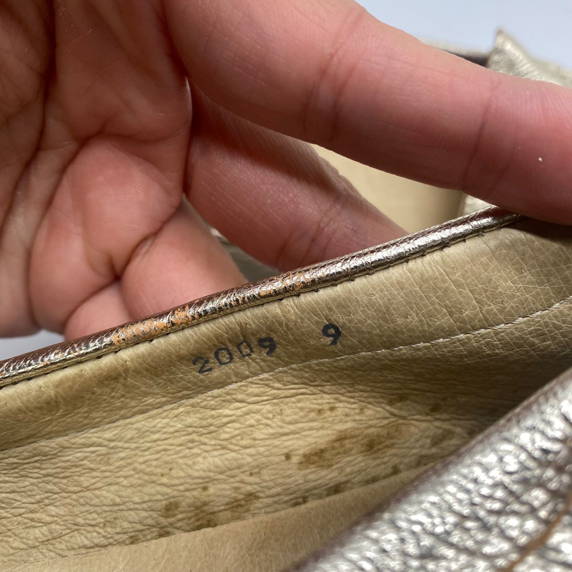 Saks Fifth Avenue Saks Fifth Avenue Gold Leather Tassel Loafer Made in Italy W Size US 9 / IT 39 - 9 Thumbnail