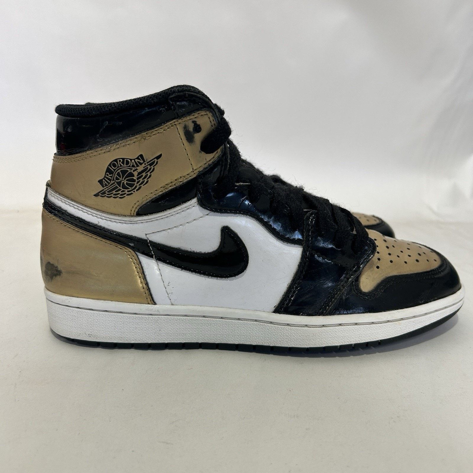 Jordan Brand Nike Air Jordan 1 Retro OG NRG High “Gold Toe” Size US 8.5 / EU 41-42 - 4 Thumbnail