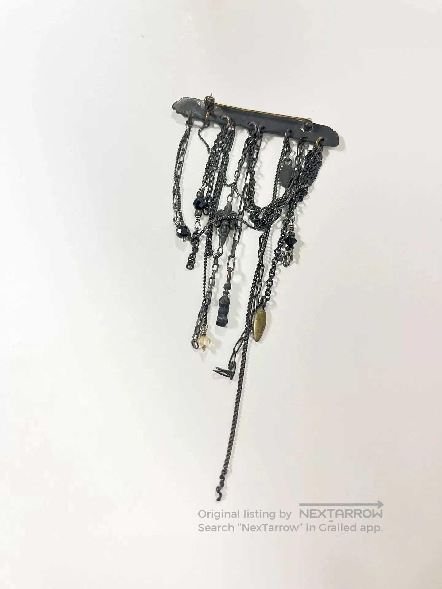 14th Addiction Fringe Chain Brooch.