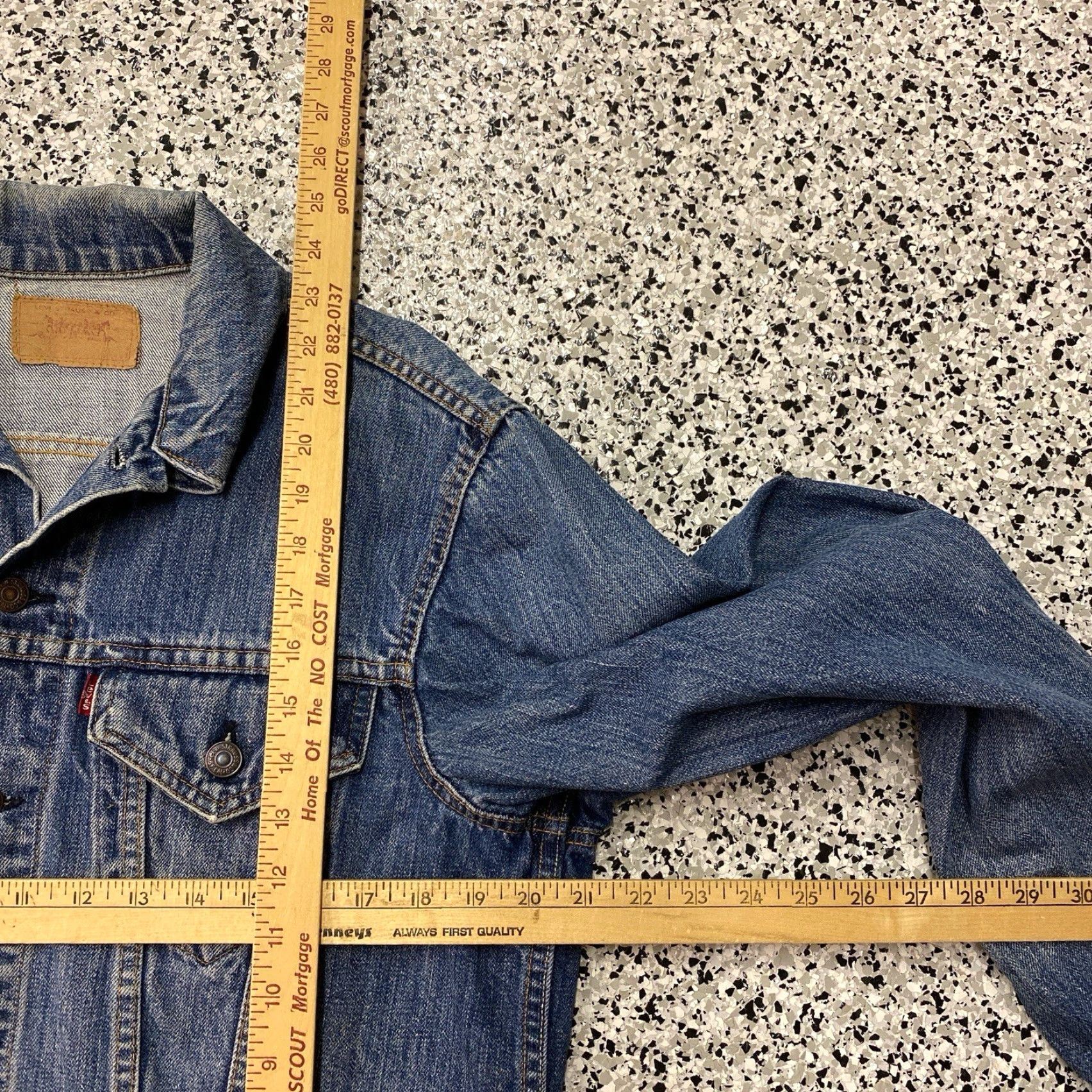 Levi's VINTAGE Levi's Trucker Denim Jacket Men Regular Blue 58 cm Chest See measurements Denim Jacket Winter Autumn Spring Summer - Mens Size US S / EU 44-46 / 1 - 2 Thumbnail