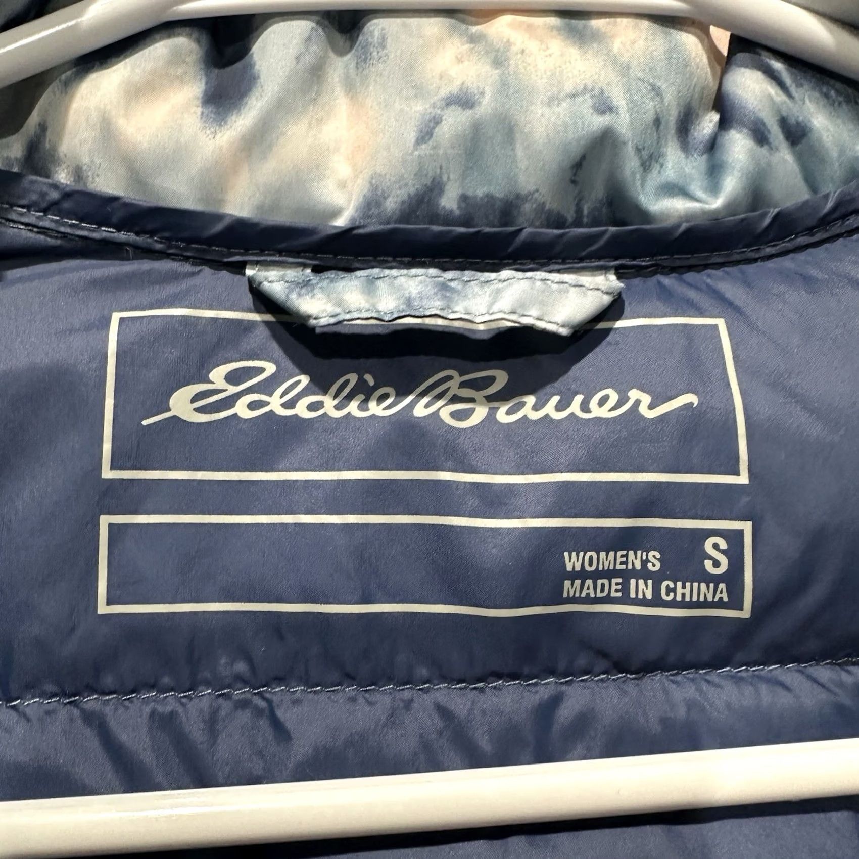 Eddie Bauer Eddie Bauer Vest Womens Small Blue Down Puffer Full Zip Pockets EB650 Tie Dye Size S / US 4 / IT 40 - 6 Thumbnail