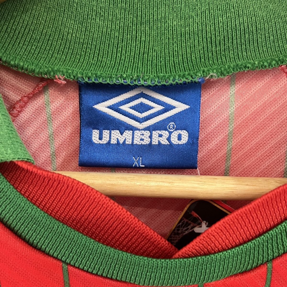Umbro Vintage Wales 1994 Home Umbro Football Jersey Shirt Size US XL / EU 56 / 4 - 9 Thumbnail
