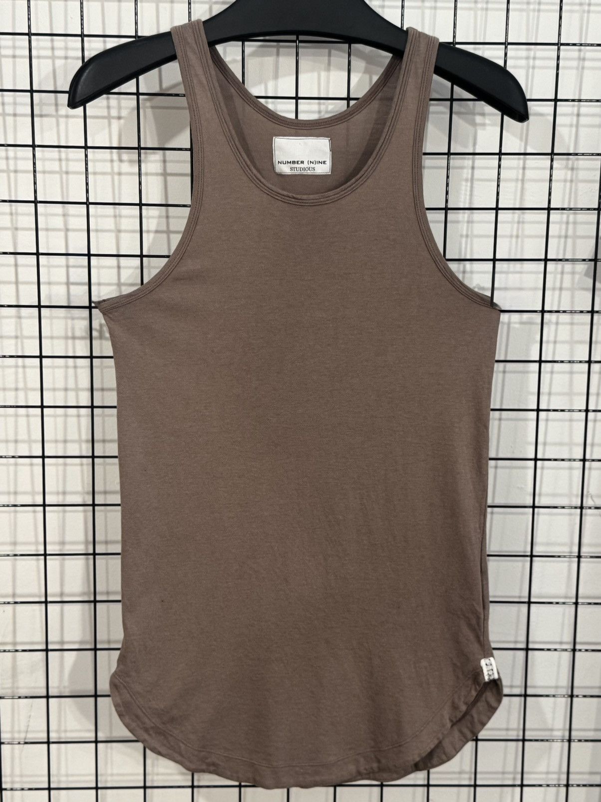 Number (N)ine tank top from the Number (N)ine x Studious collaboration. Size US XXS / EU 40 - 1 Thumbnail