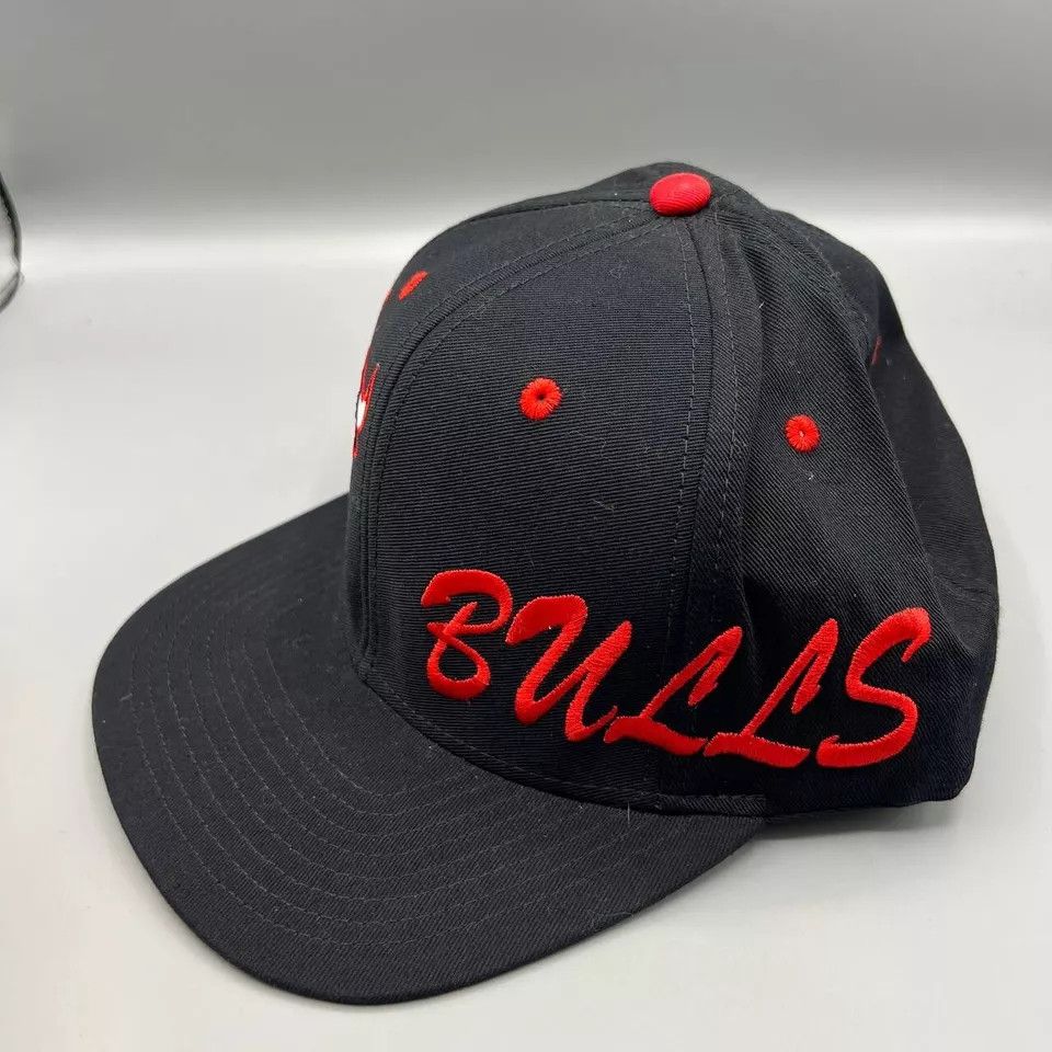 Adidas Chicago Bulls Hat Men Embroidered Logo Adidas Snap Back Cap Size ONE SIZE - 2 Thumbnail