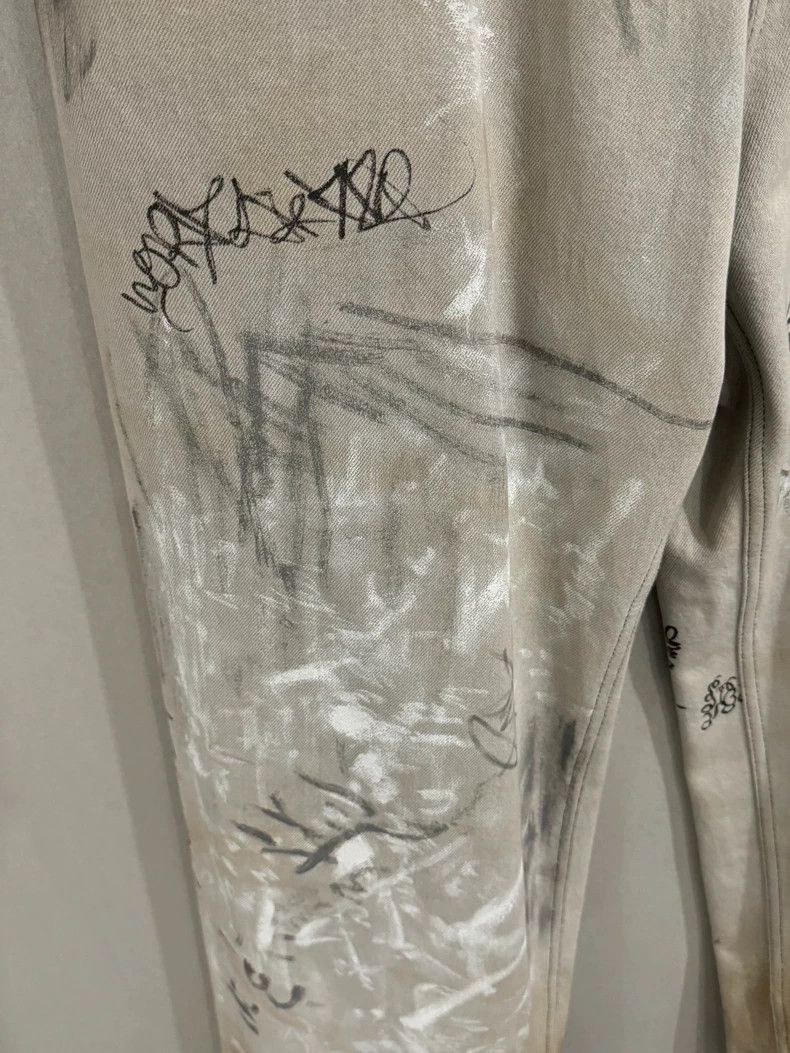 Balenciaga Balenciaga White graffiti jeans 2501-Nextarrow Size US 30 / EU 46 - 3 Thumbnail