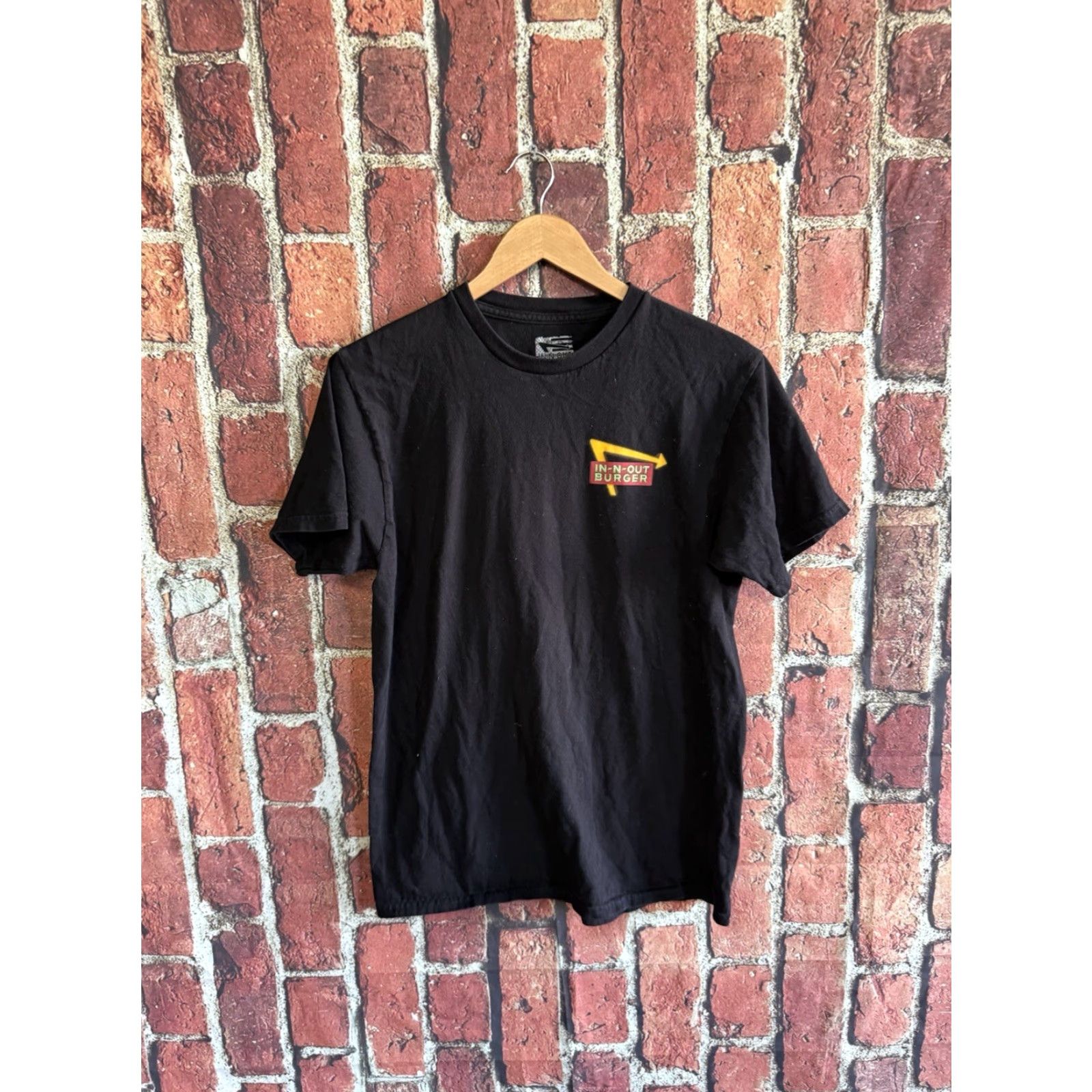 Vintage VINTAGE In-N-Out Burger Shirt Mens Black 75 Years Anniversary Graphic T-shirt Size Medium Size US M / EU 48-50 / 2 - 2 Thumbnail