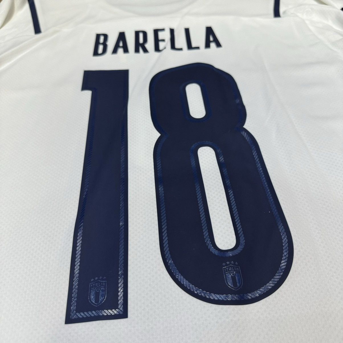 Puma Italy Euro2020 away shirt #18 Barella Size US XL / EU 56 / 4 - 6 Thumbnail