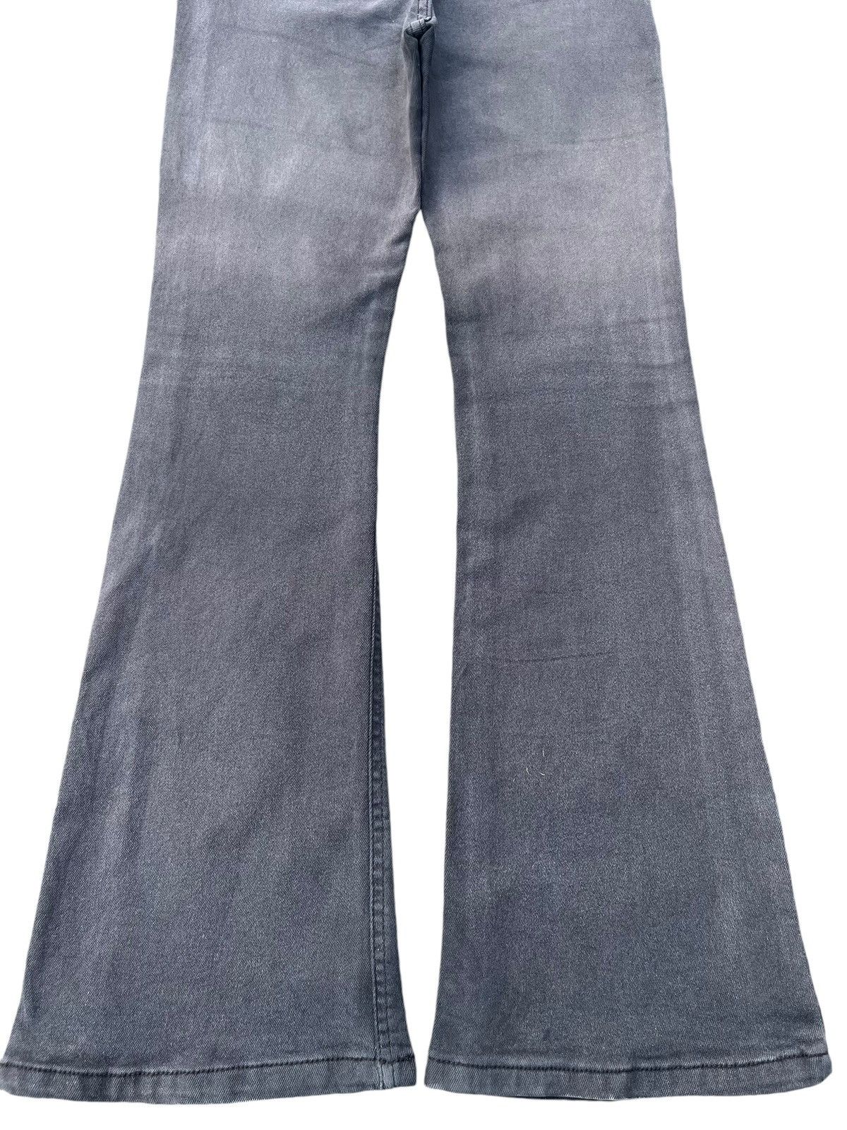 Japanese Brand Vintage Y2K High Street Black Washed High Rise Flare Jeans Size 26" / US 2 / IT 38 - 6 Thumbnail