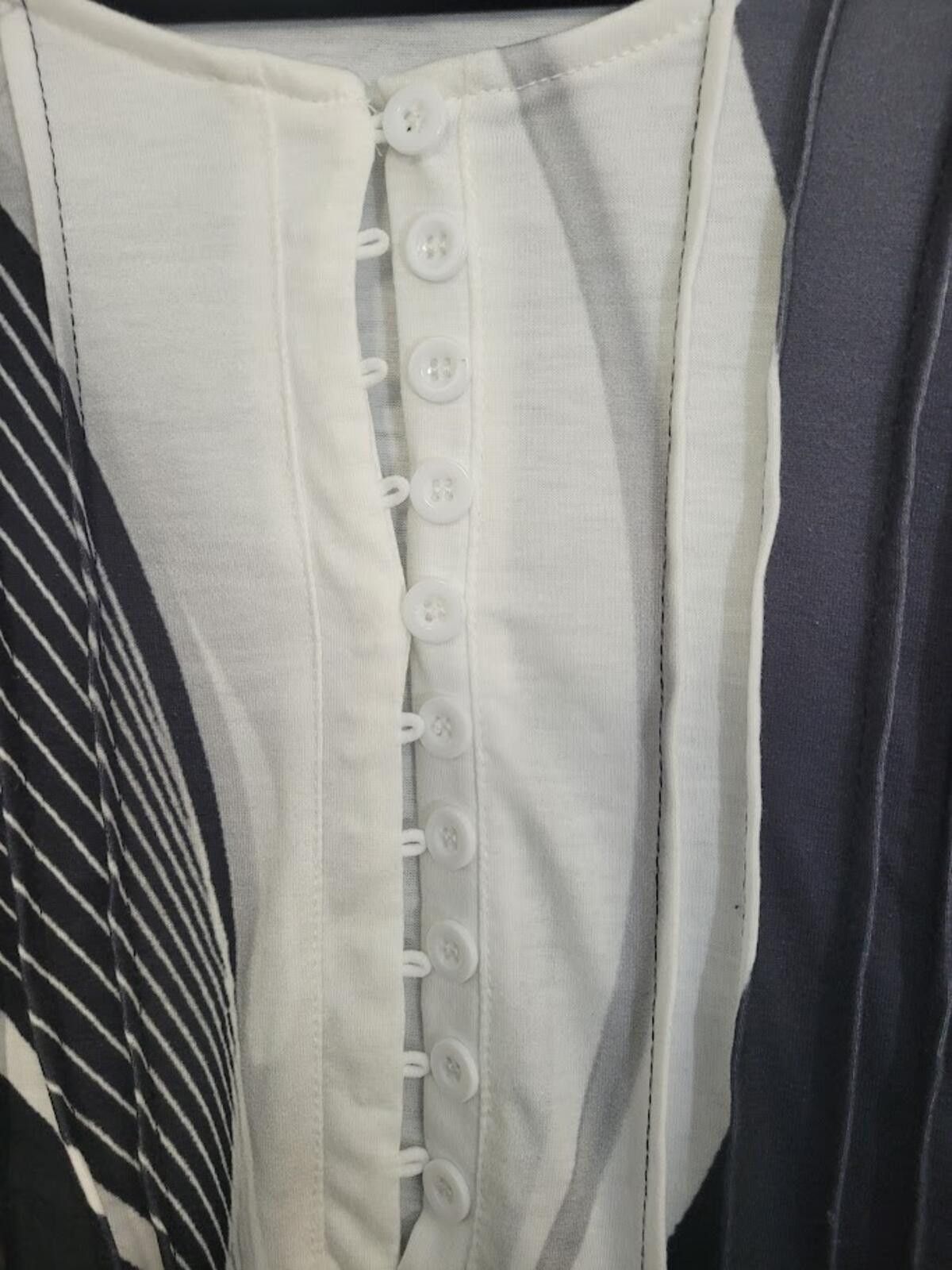 The Unbranded Brand Stylish Gray & White Button-Up Top - 4XL Size 4XL / US 24-26 - 2 Thumbnail