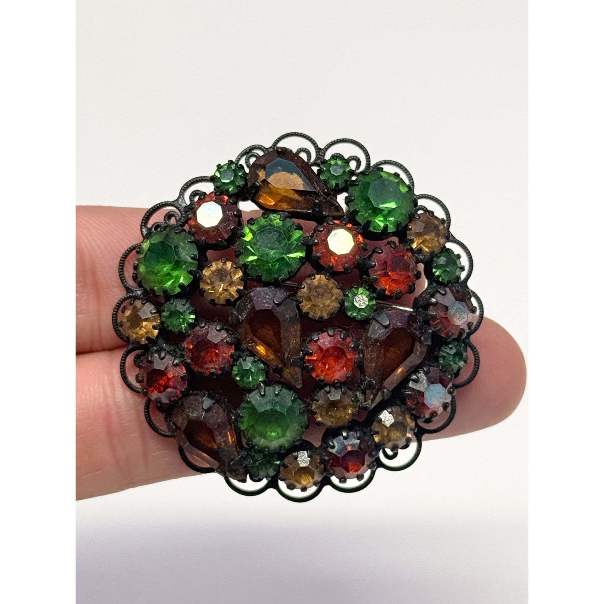 Vintage Vintage glass rhinestone Japanned back filigree brooch pin Size ONE SIZE - 5 Thumbnail