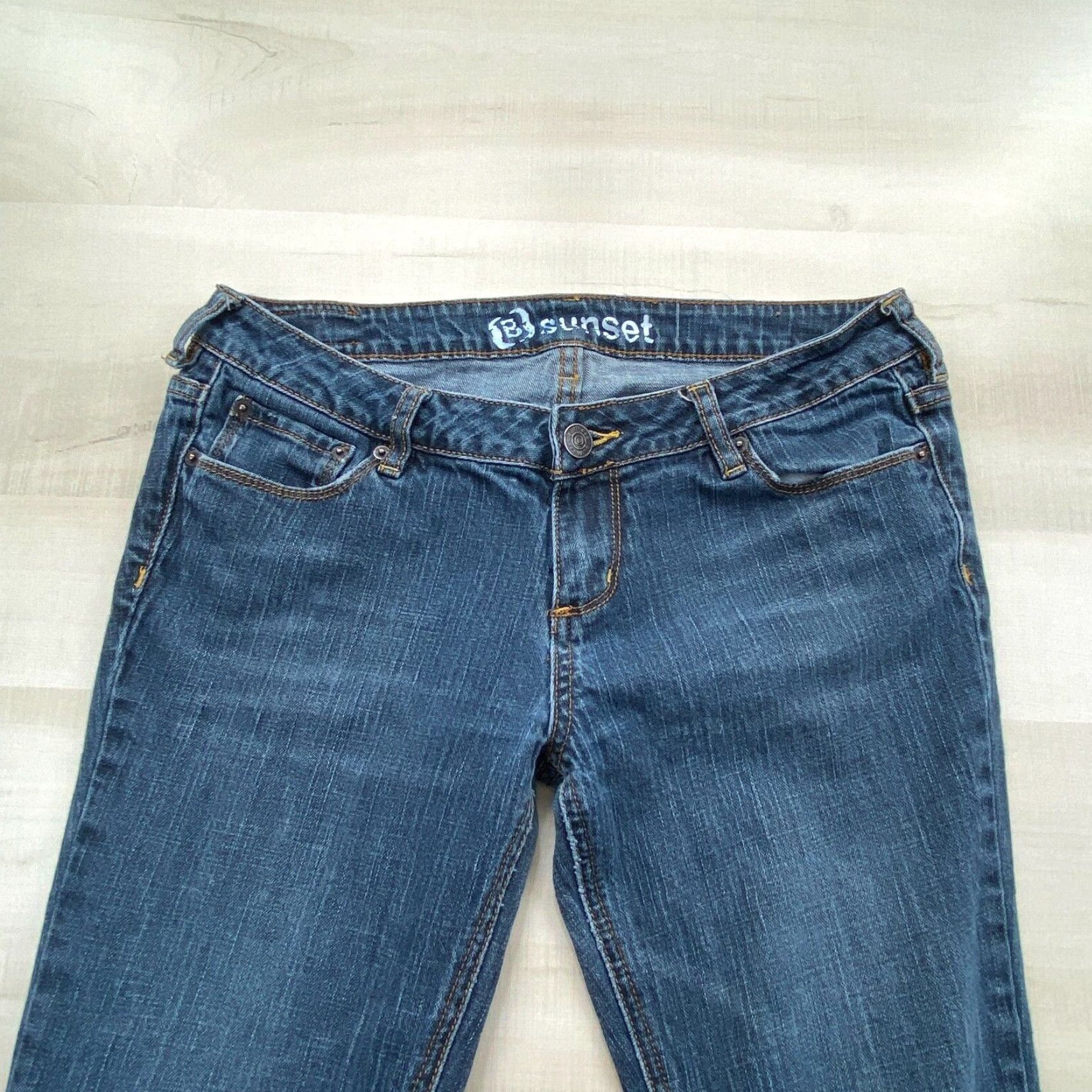 Vintage Bullhead Denim Womens Juniors Jeans Size 9 Medium Wash Sunset Straight Low Rise Size 30" / US 8 / IT 44 - 2 Thumbnail
