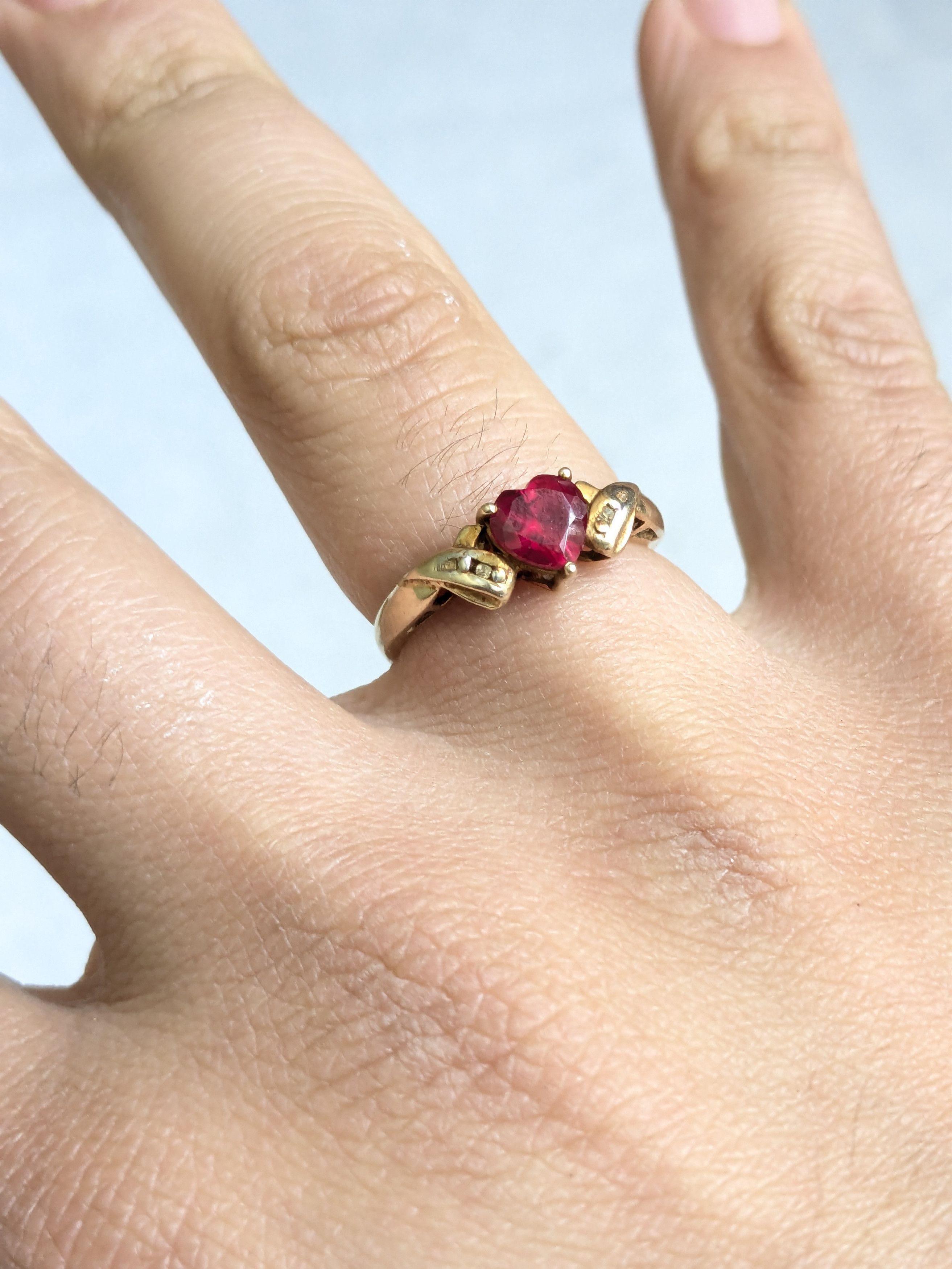 Jewelry 10k Yellow Gold Ring Heart Red Ruby 7 Band Size ONE SIZE - 10 Thumbnail