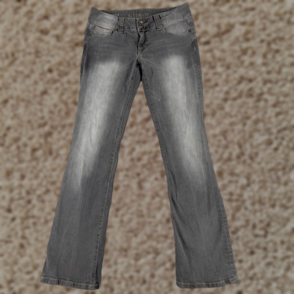 Vintage Kitson Jeans Womens 28 Gray Denim Flared Distressed 5-Pocket Regular Inseam 32 29x32 Vintage Favorite American Jeans Mens? Wait. End. Size 28" / US 6 / IT 42 - 1 Thumbnail