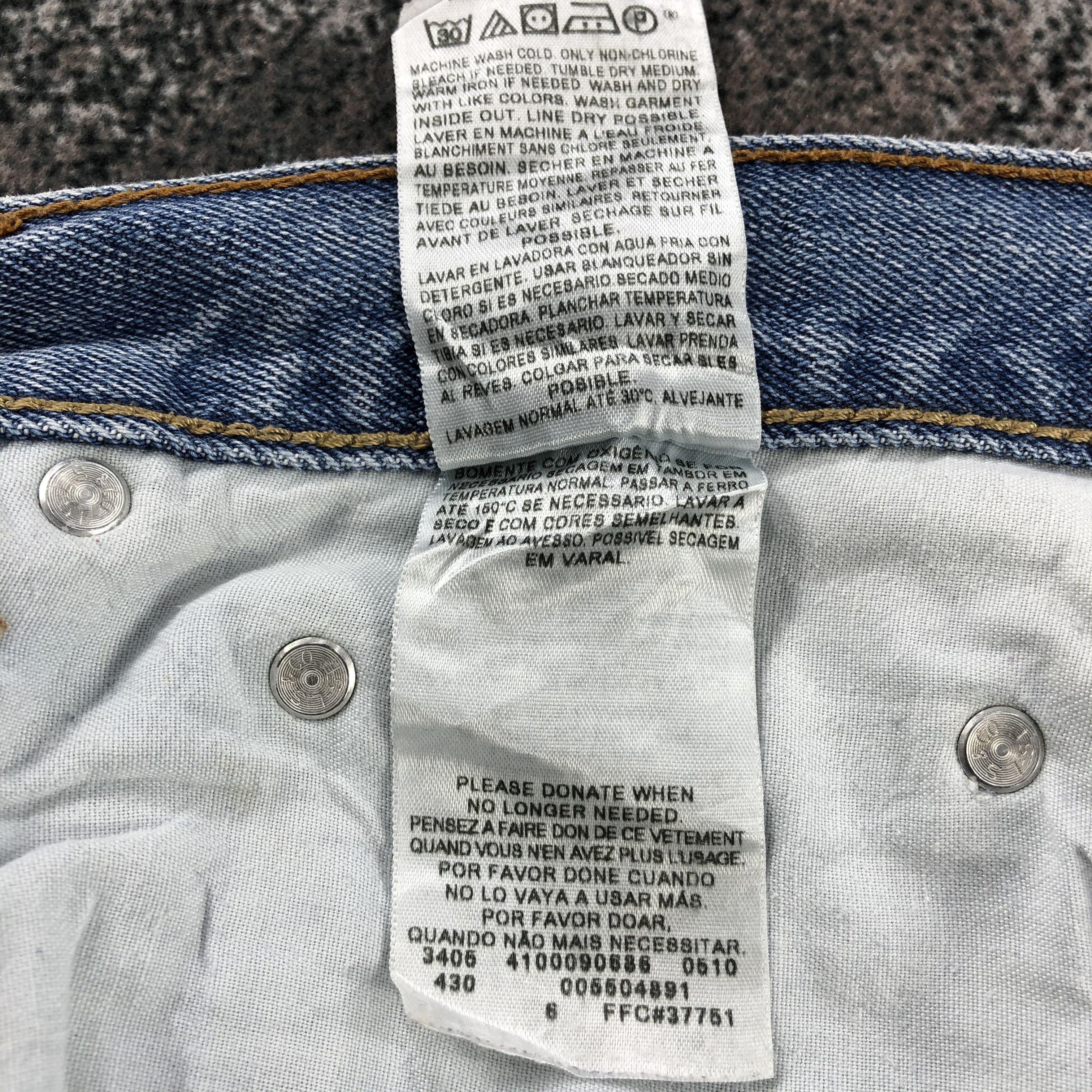 Levi's Vintage Levis 550 Jeans Medium Wash Denim KJ1091 Size US 32 / EU 48 - 18 Thumbnail