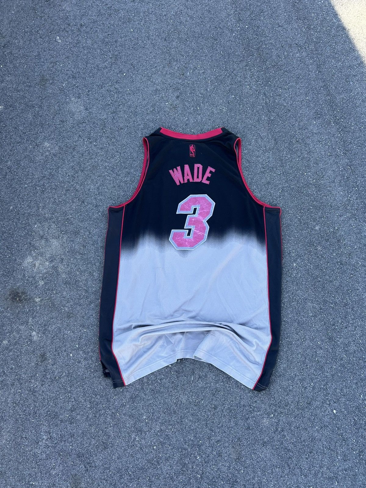 Adidas × NBA × Vintage Vintage Miami Heat Fader Dwayne Wade NBA Basketball Jersey Size US XL / EU 56 / 4 - 2 Thumbnail