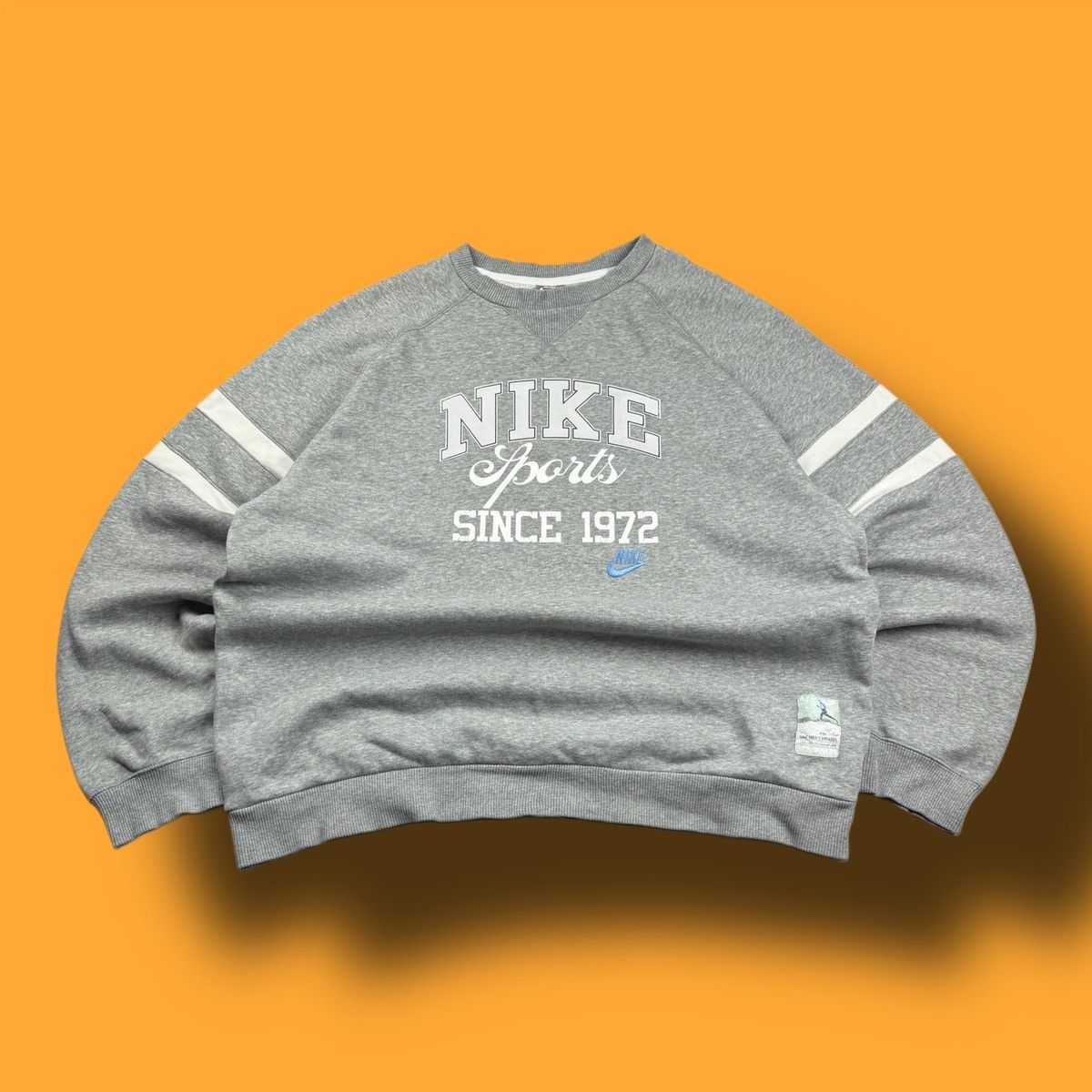 Nike × Vintage NIKE VINTAGE CENTER LOGO OVERSIZE BOXY SWEATSHIRT Size US XL / EU 56 / 4 - 1 Thumbnail