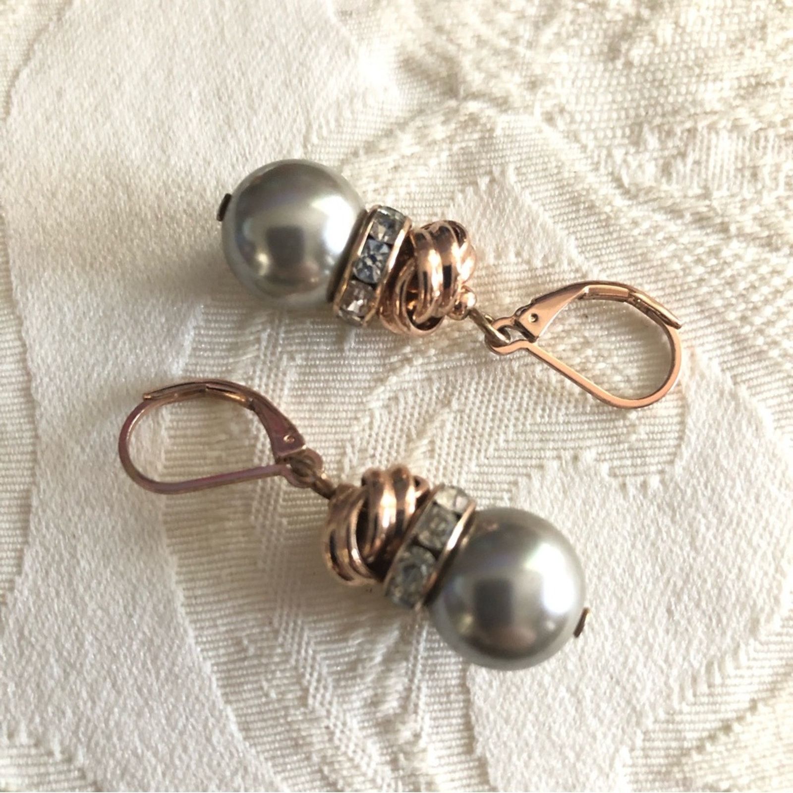 Vintage Vintage gray dangle pearl lever back earrings Size ONE SIZE - 2 Thumbnail