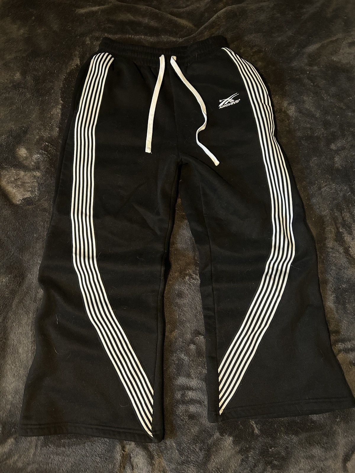 Star flare sweats