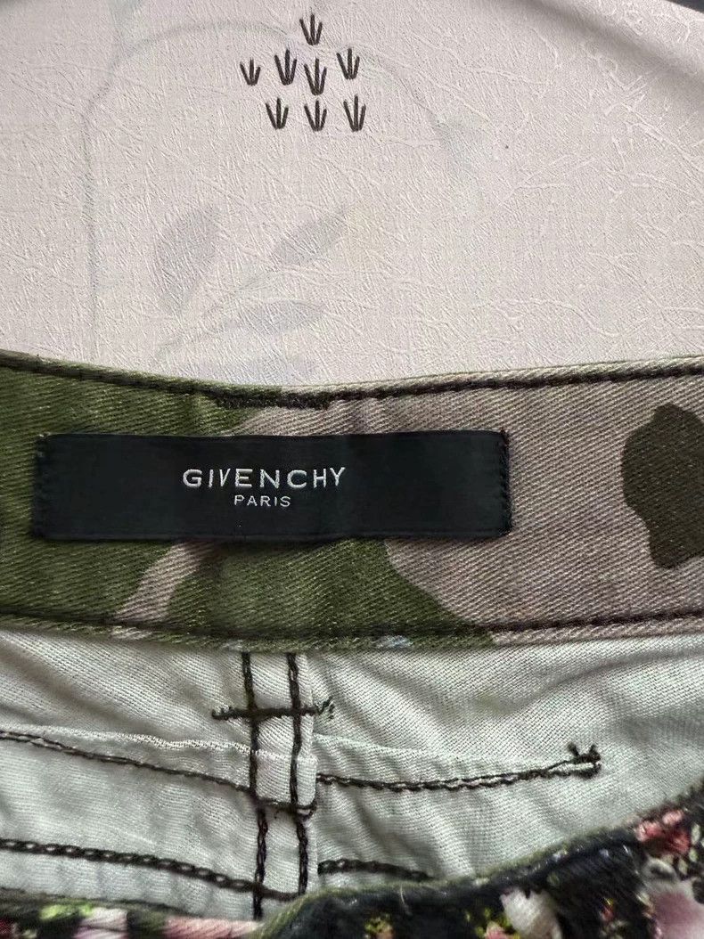 Givenchy Givenchy Size32 Flower & Camouflage Patchwork Denim Pants, Size US 26 / EU 42 - 2 Thumbnail