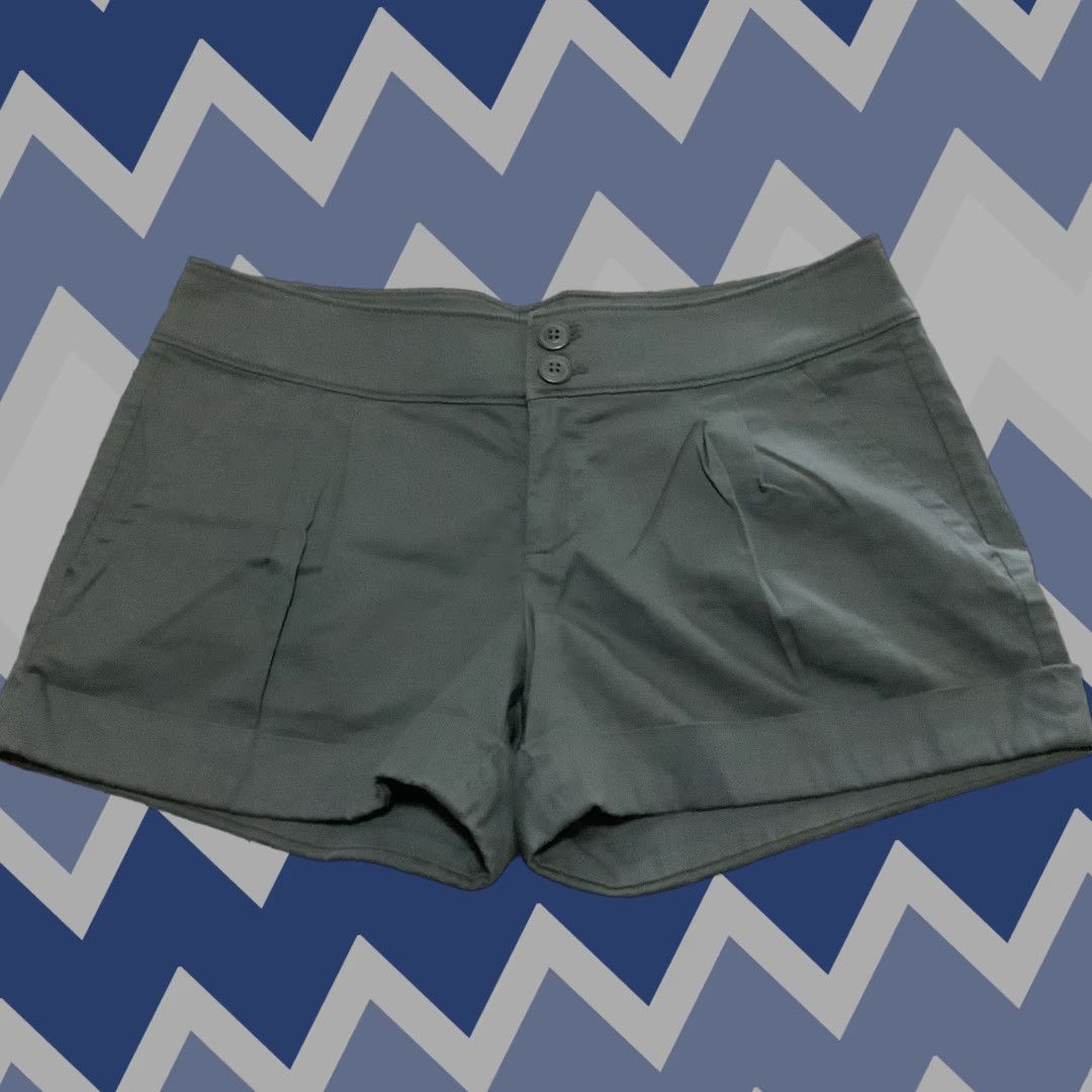 Vintage dELiA*s Y2K Jamie GRAY Stretch Cotton Cuffed Chino Short Mini Shorts 1/2 Women Regular 7/8 Gray Summer Size 28" / US 6 / IT 42 - 1 Thumbnail
