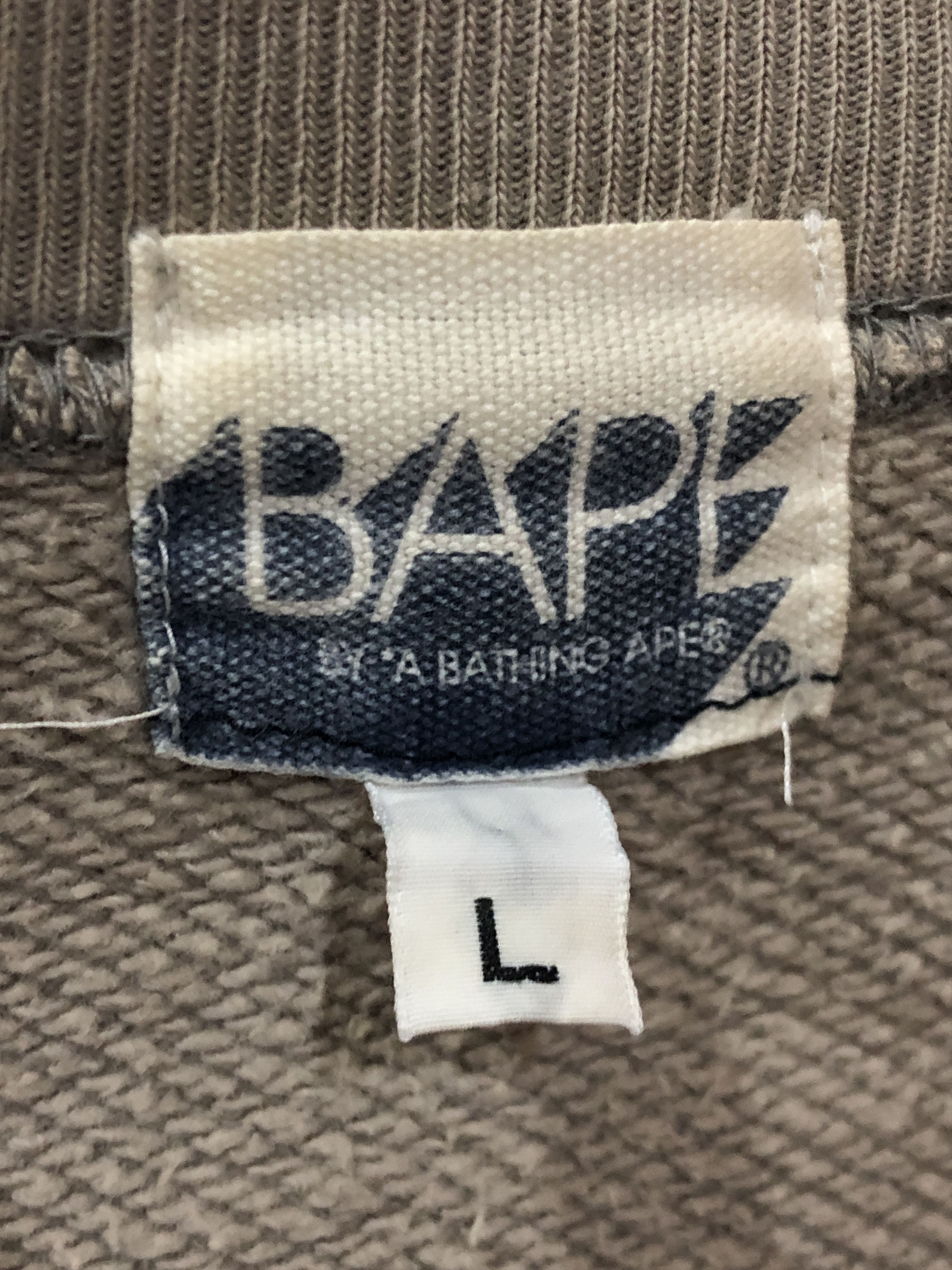 Bape RARE OG 2004 A Bathing Ape Harajuku Store Camo Crewneck Size US L / EU 52-54 / 3 - 4 Thumbnail