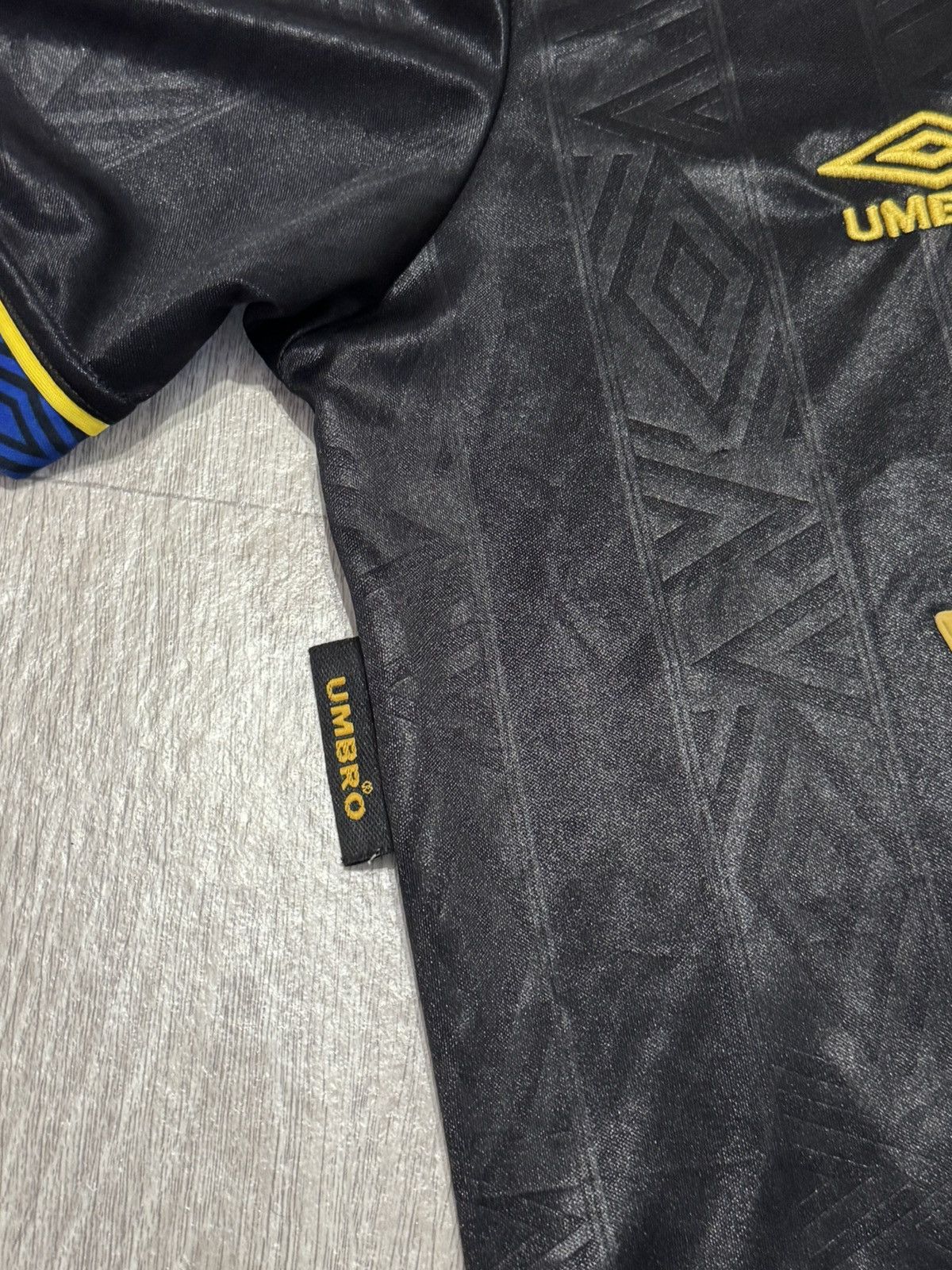 Umbro 🔷Retro Umbro Manchester United 1993/94/95 Soccer jersey🔷 Size US M / EU 48-50 / 2 - 3 Thumbnail